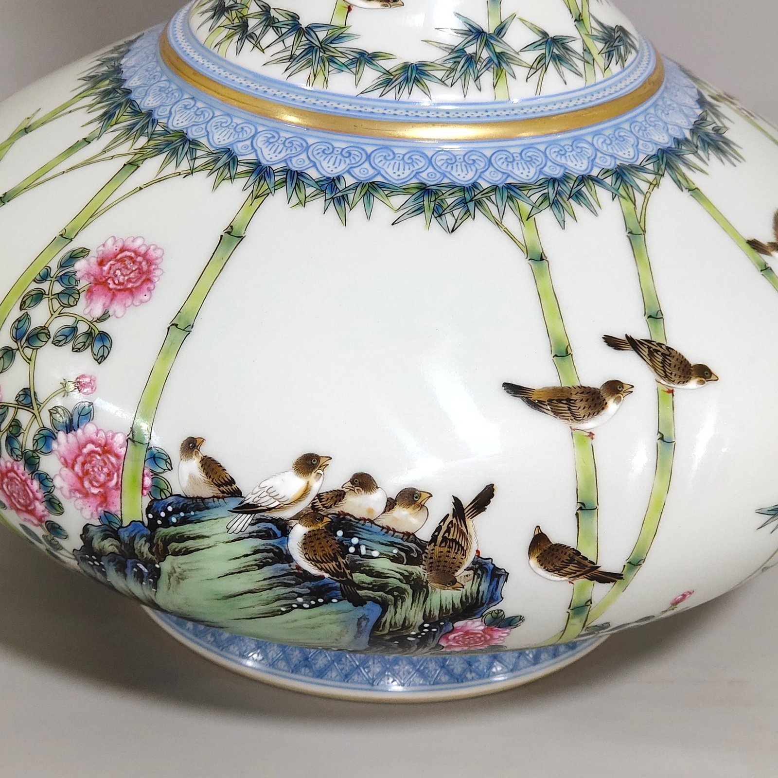 Qing Dynasty Yongzheng Bamboo Grove Poetry Flat-belly Vase