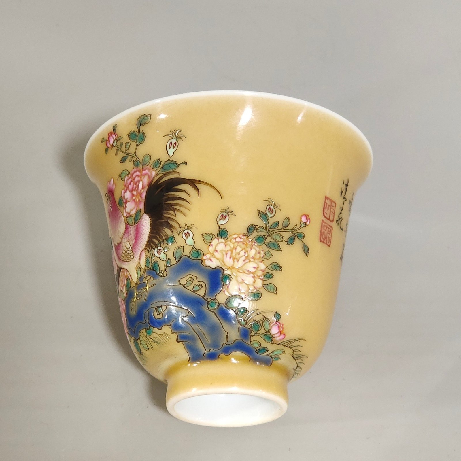 Qing Dynasty Yongzheng beige glazed lucky bell cup