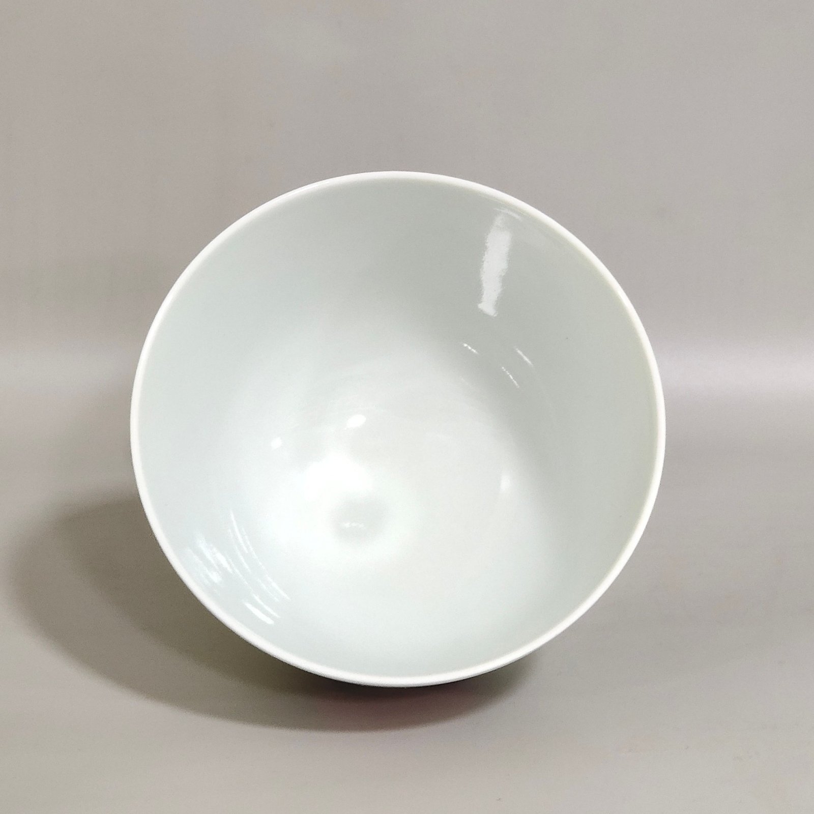 Qing Dynasty Yongzheng pastel three-dot pattern cup