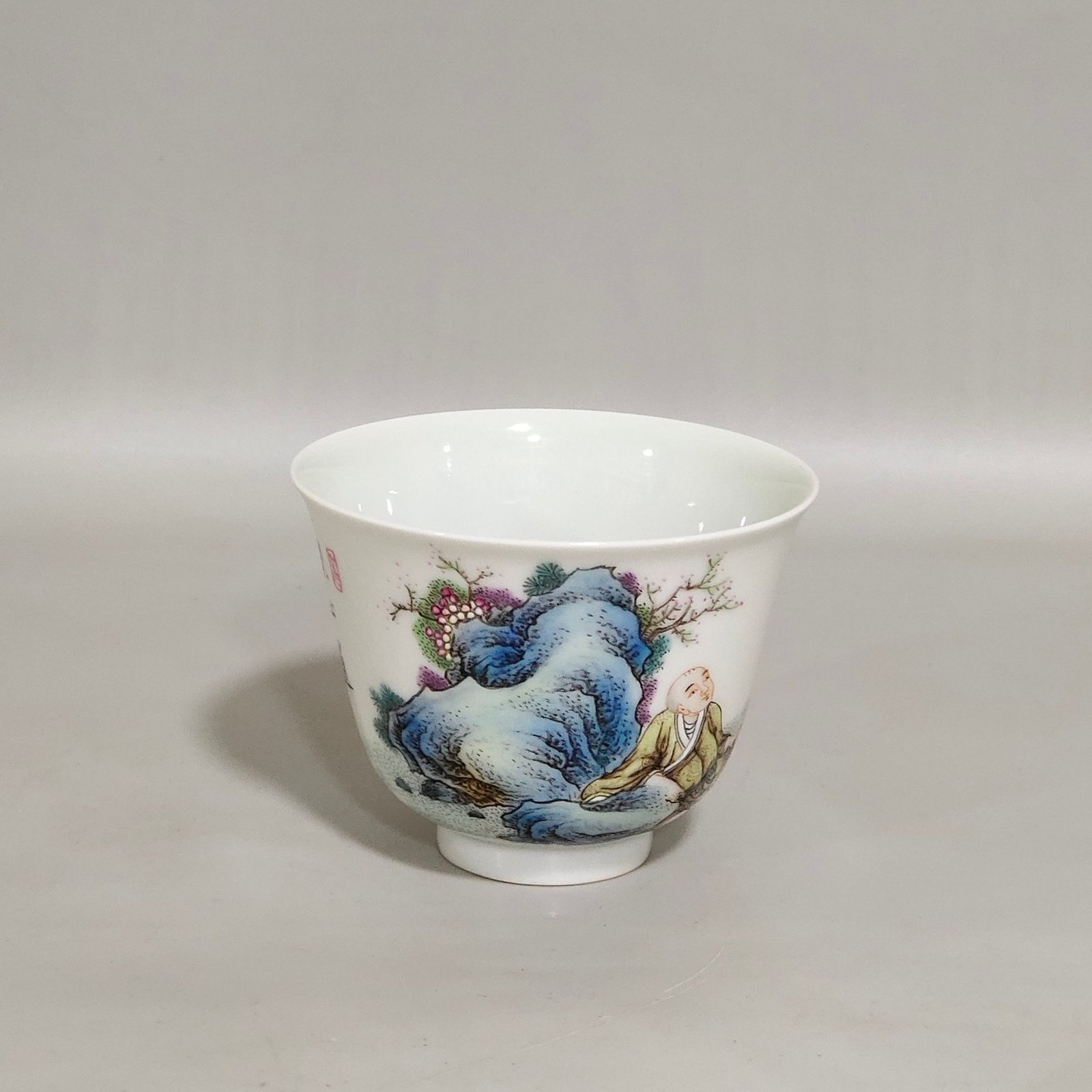 Qing Dynasty Yongzheng Arhat picture and poem cup