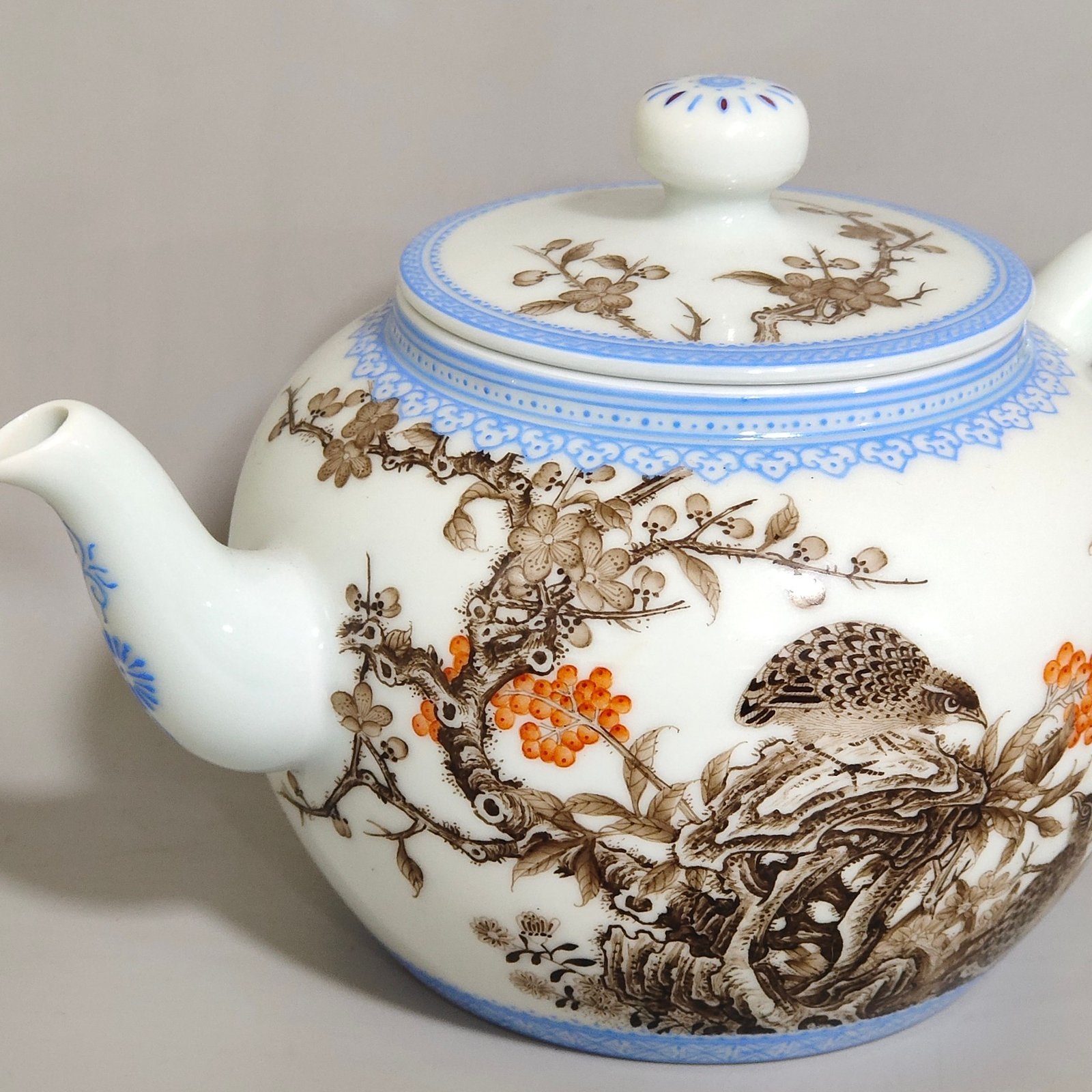 Qing Dynasty Yongzheng green edge ink color teapot