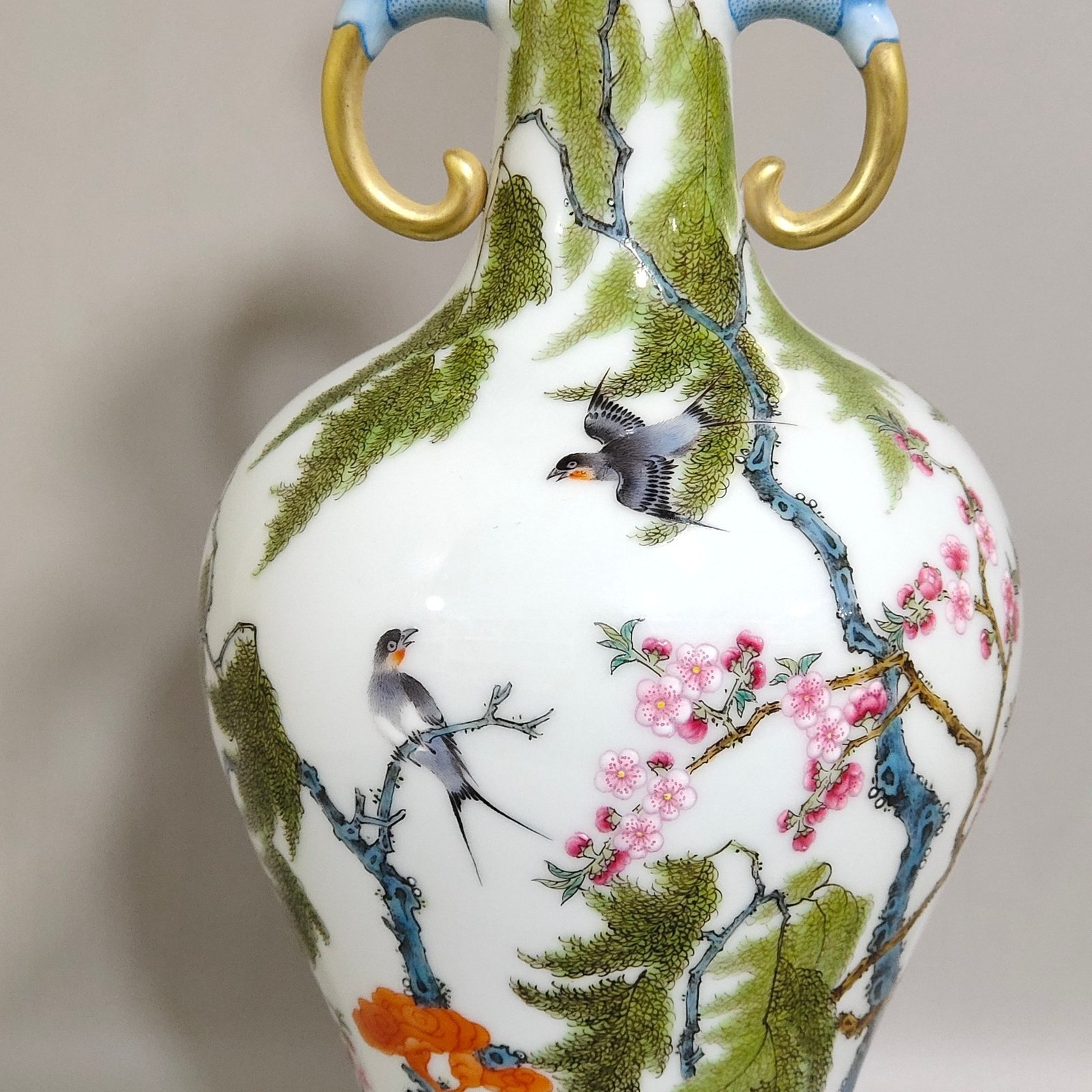 Qing Dynasty Yongzheng green edge apricot forest Chunyan poem elephant ear vase