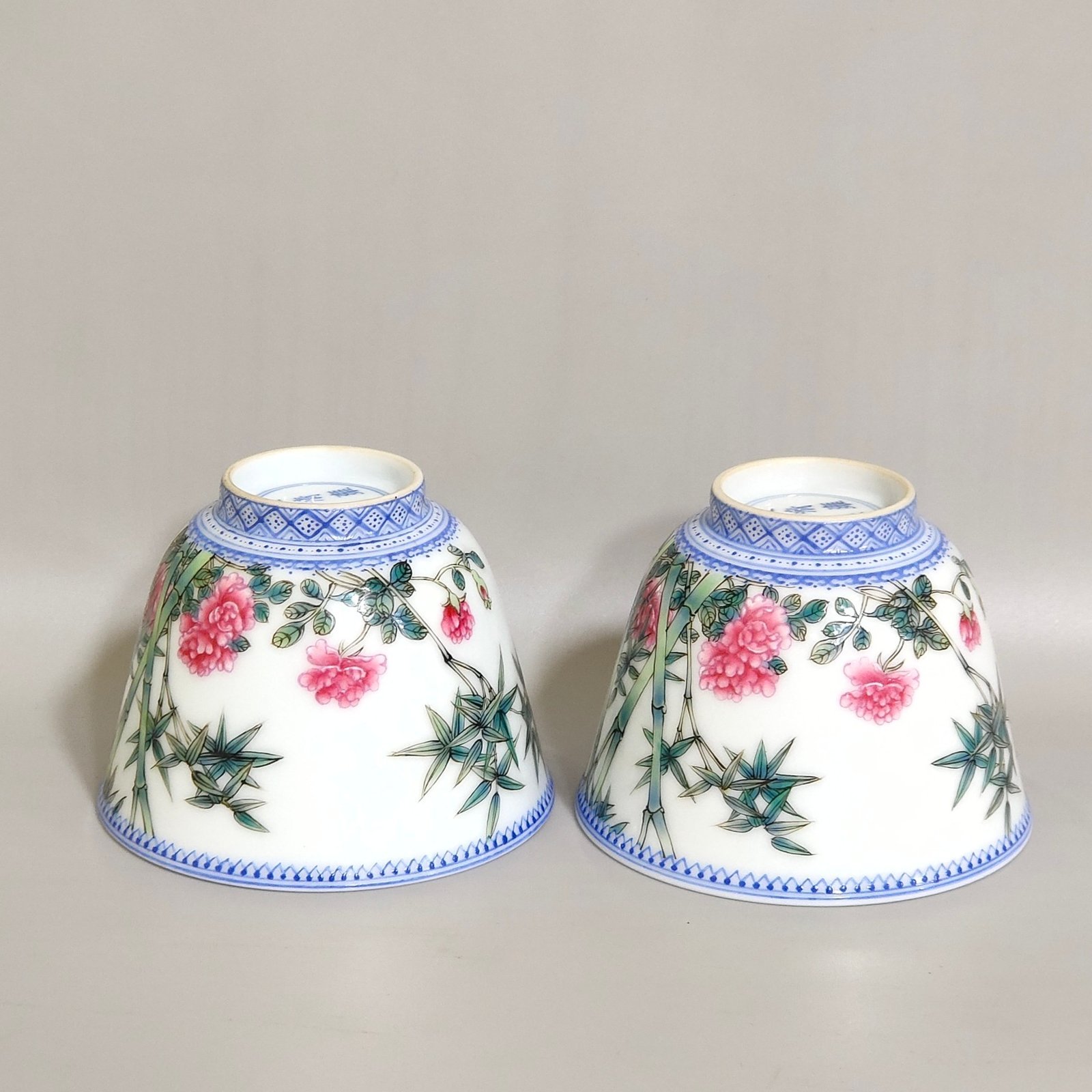 Qing Dynasty Yongzheng green bamboo border and rose flower poem cup