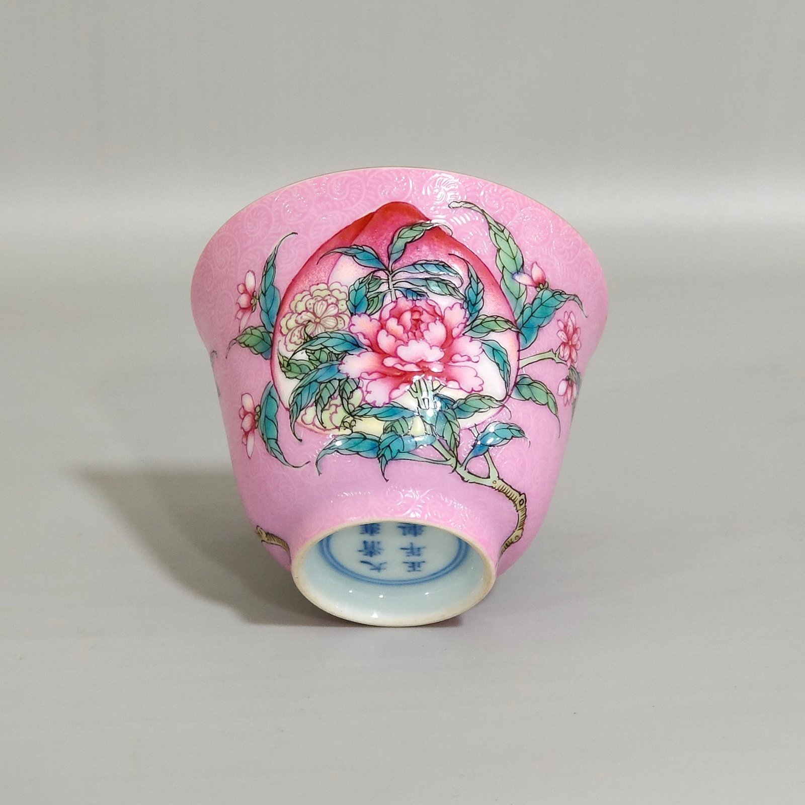 Qing Dynasty Yongzheng rouge red magpie pomegranate plum vase