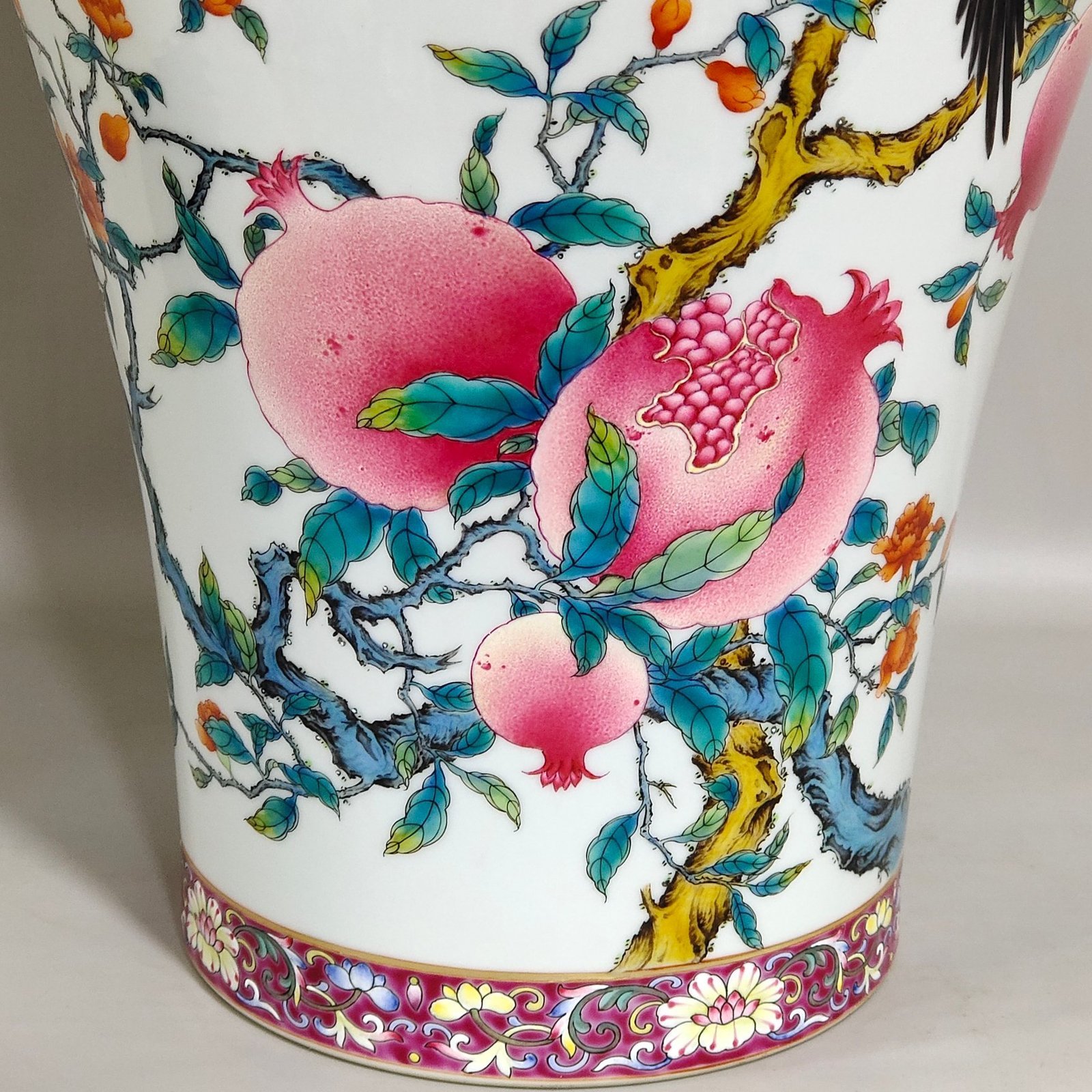 Qing Dynasty Yongzheng rouge red magpie pomegranate plum vase