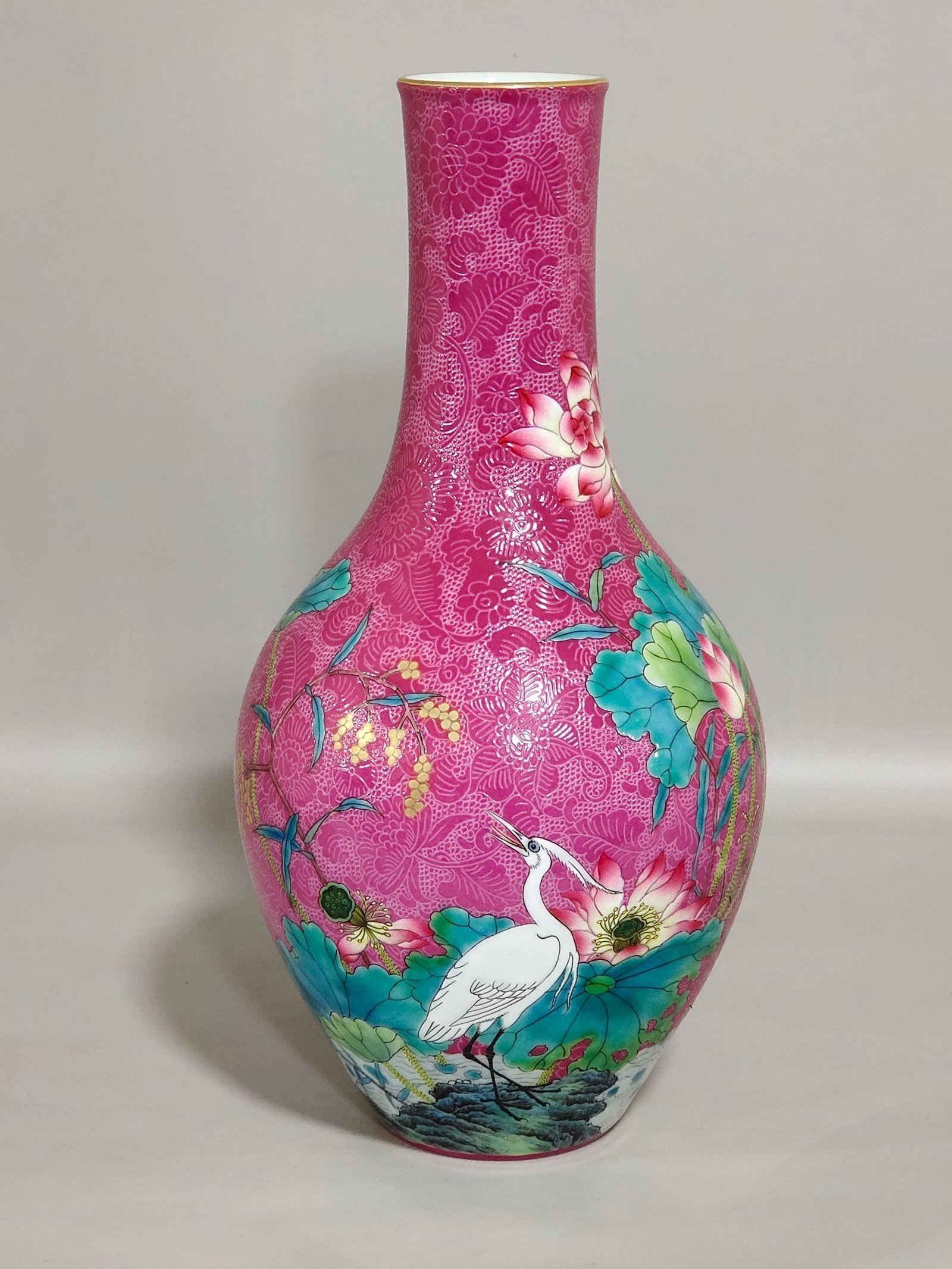 Qing Dynasty Yongzheng rouge red olive vase