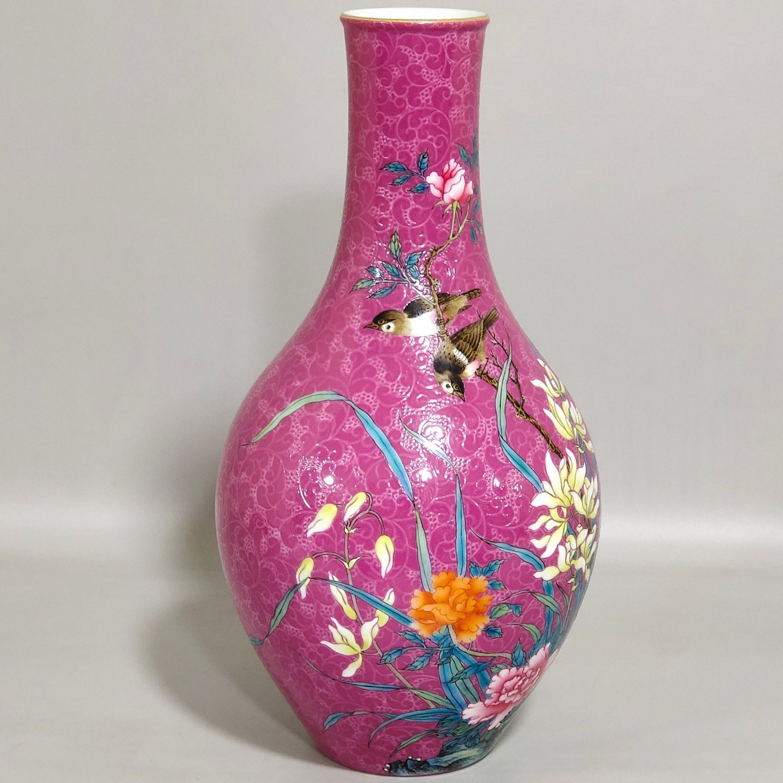 Qing Dynasty Yongzheng rouge red flower and bird olive vase