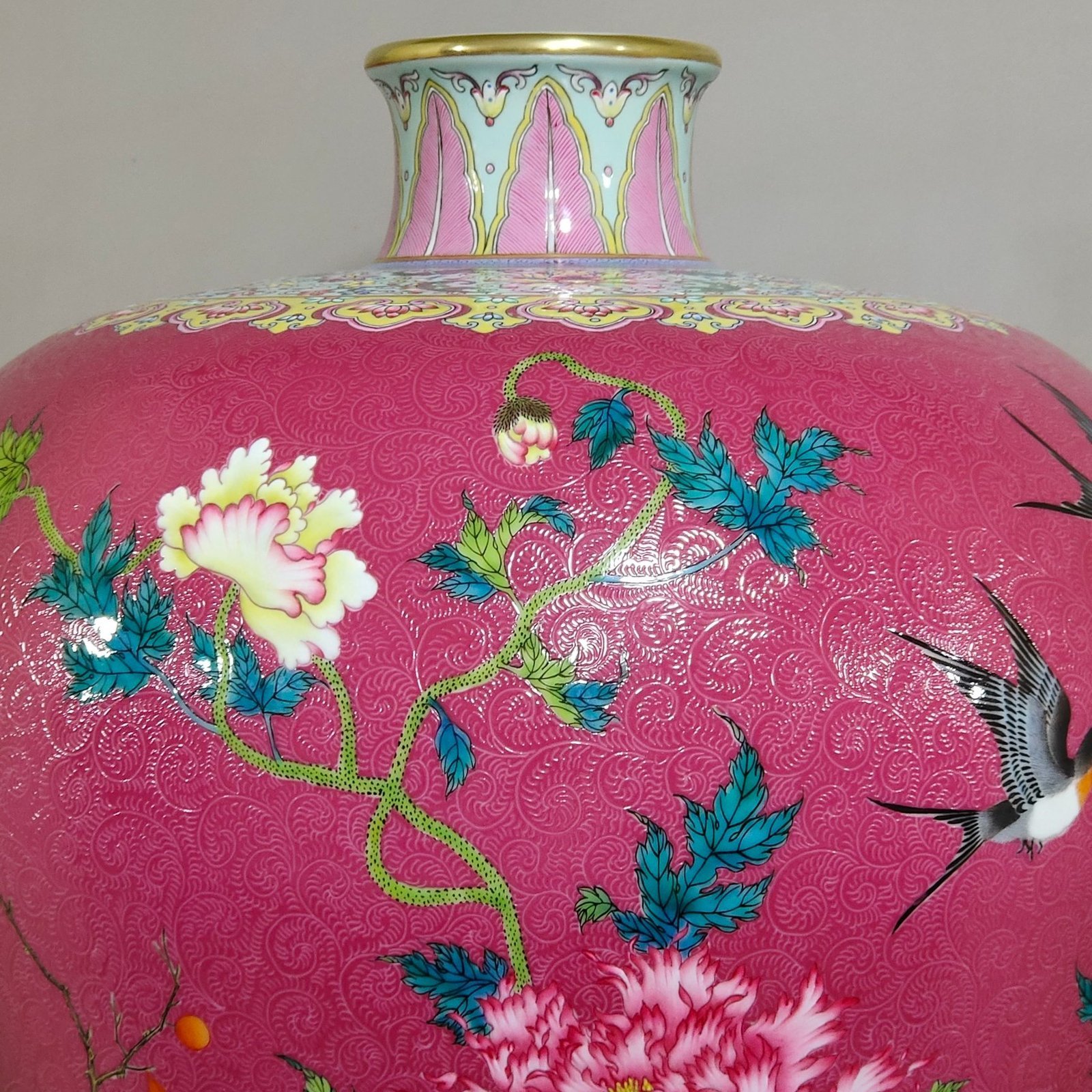 Qing Dynasty Yongzheng rouge red poppy poppy poem poem large plum vase