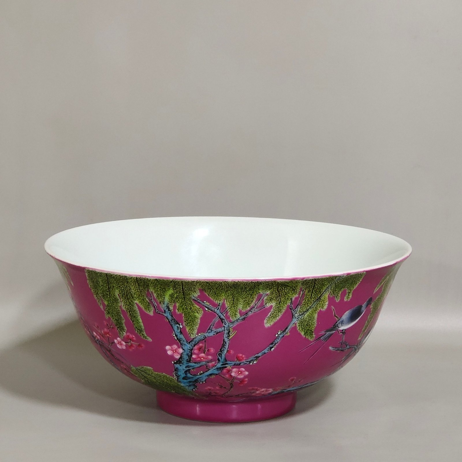Qing Dynasty Yongzheng rouge red apricot forest Chunyan poem bowl