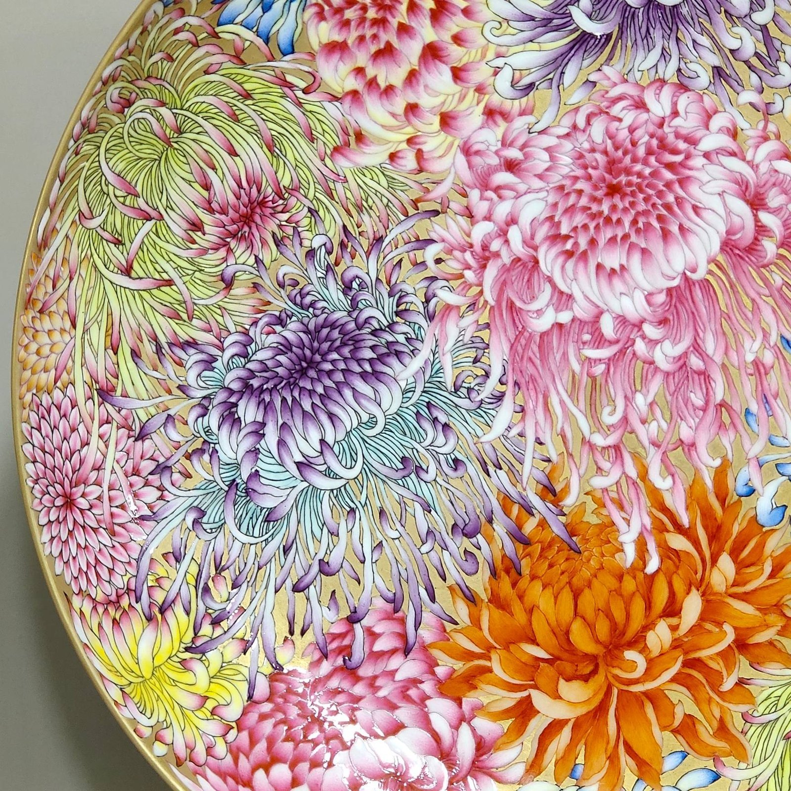 Qing Dynasty Yongzheng rouge red gold chrysanthemum plate