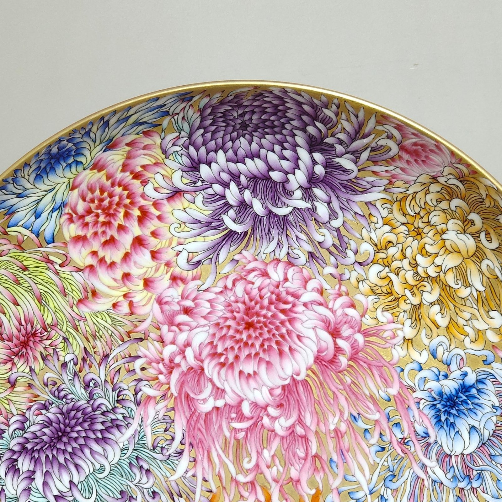 Qing Dynasty Yongzheng rouge red gold chrysanthemum plate