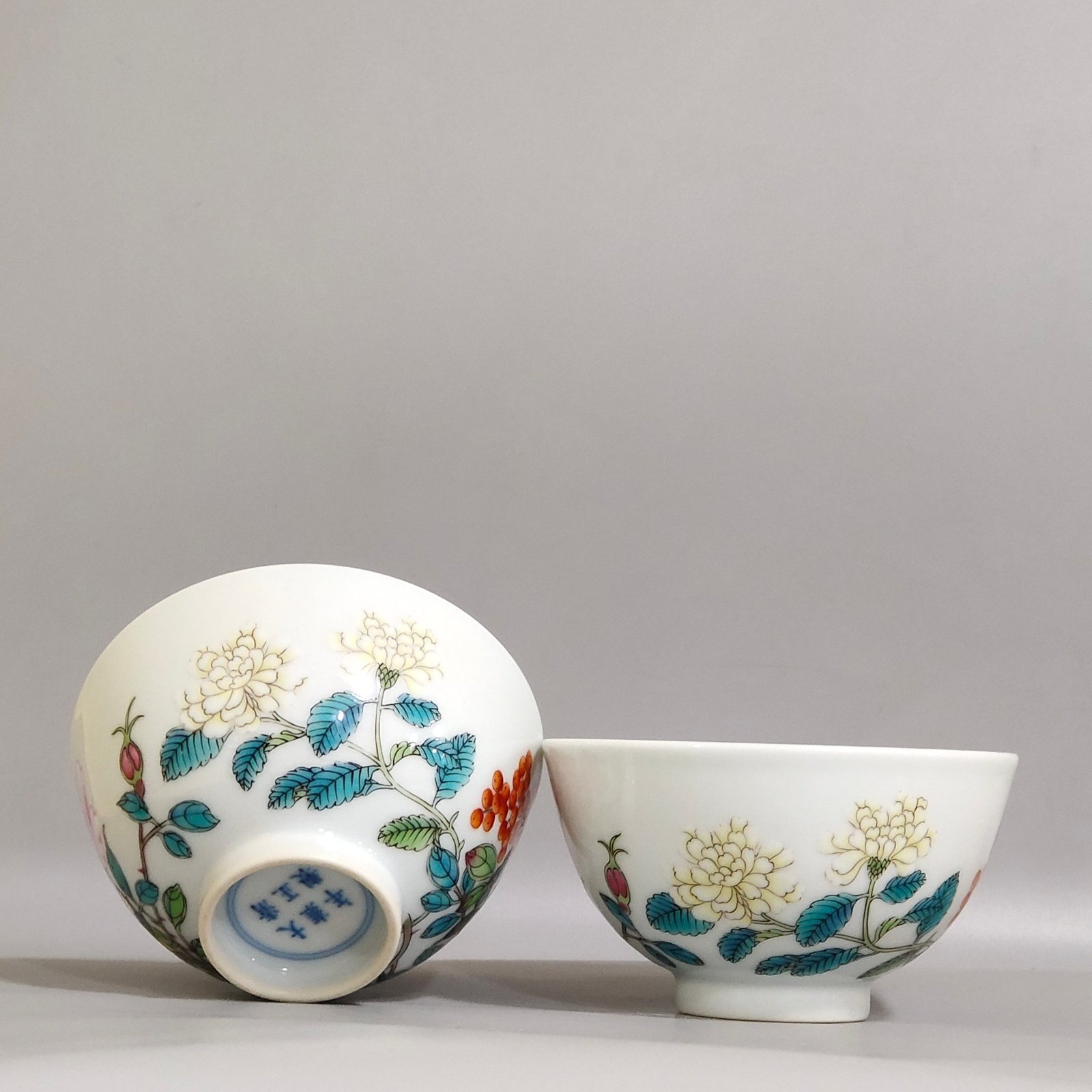Qing Dynasty Yongzheng flower cup