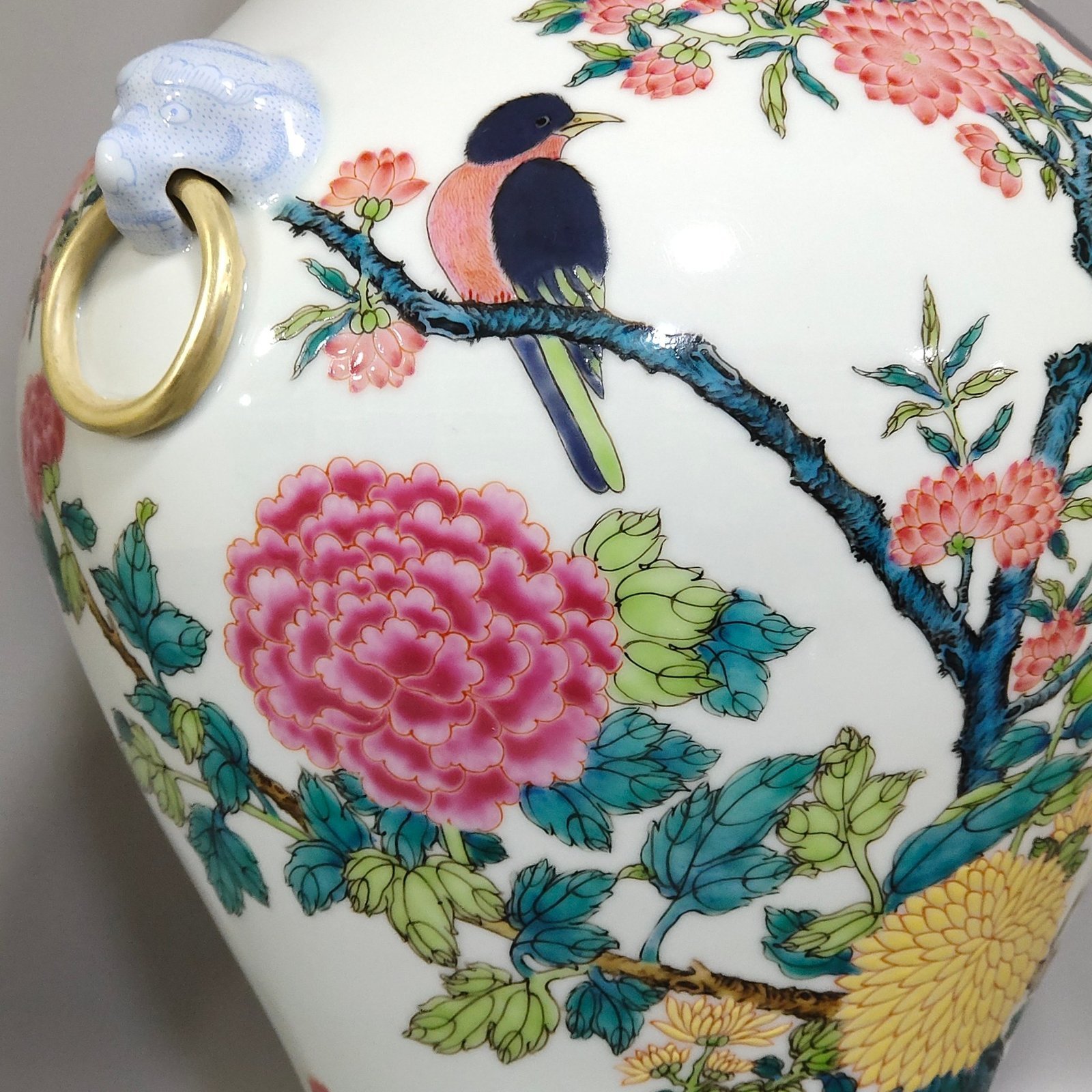 Qing Dynasty Yongzheng flower and bird amphorae