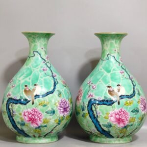 Qing Dynasty Yongzheng flower and bird jade pot spring vase