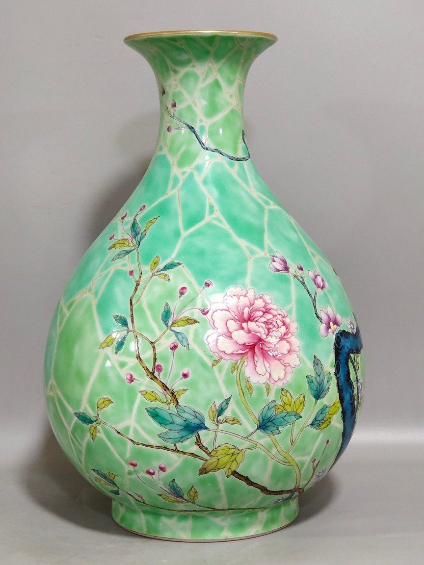 Qing Dynasty Yongzheng flower and bird jade pot spring vase