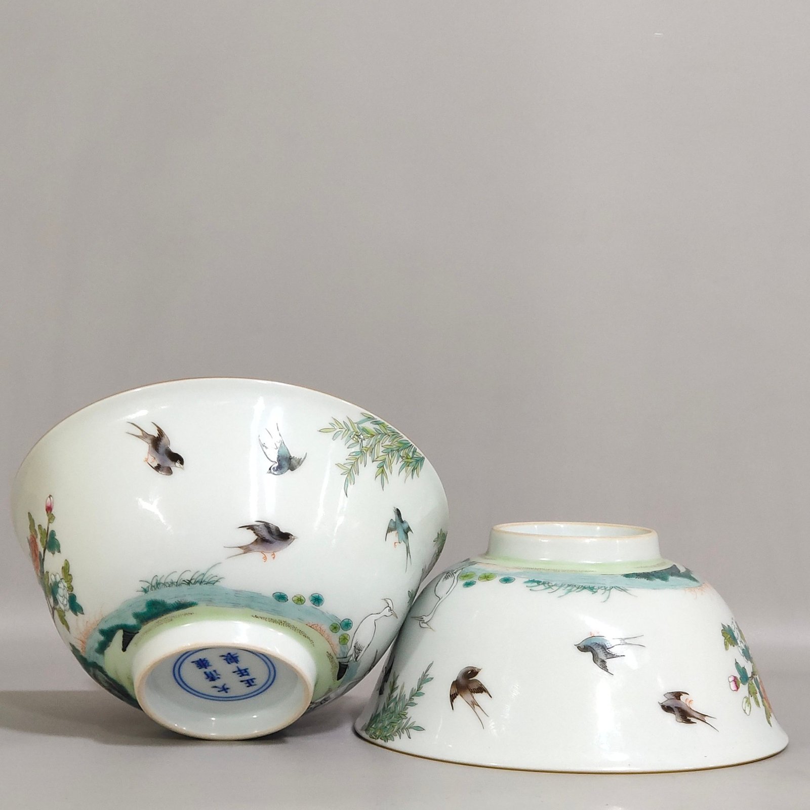 Qing Dynasty Yongzheng flower and bird bowl
