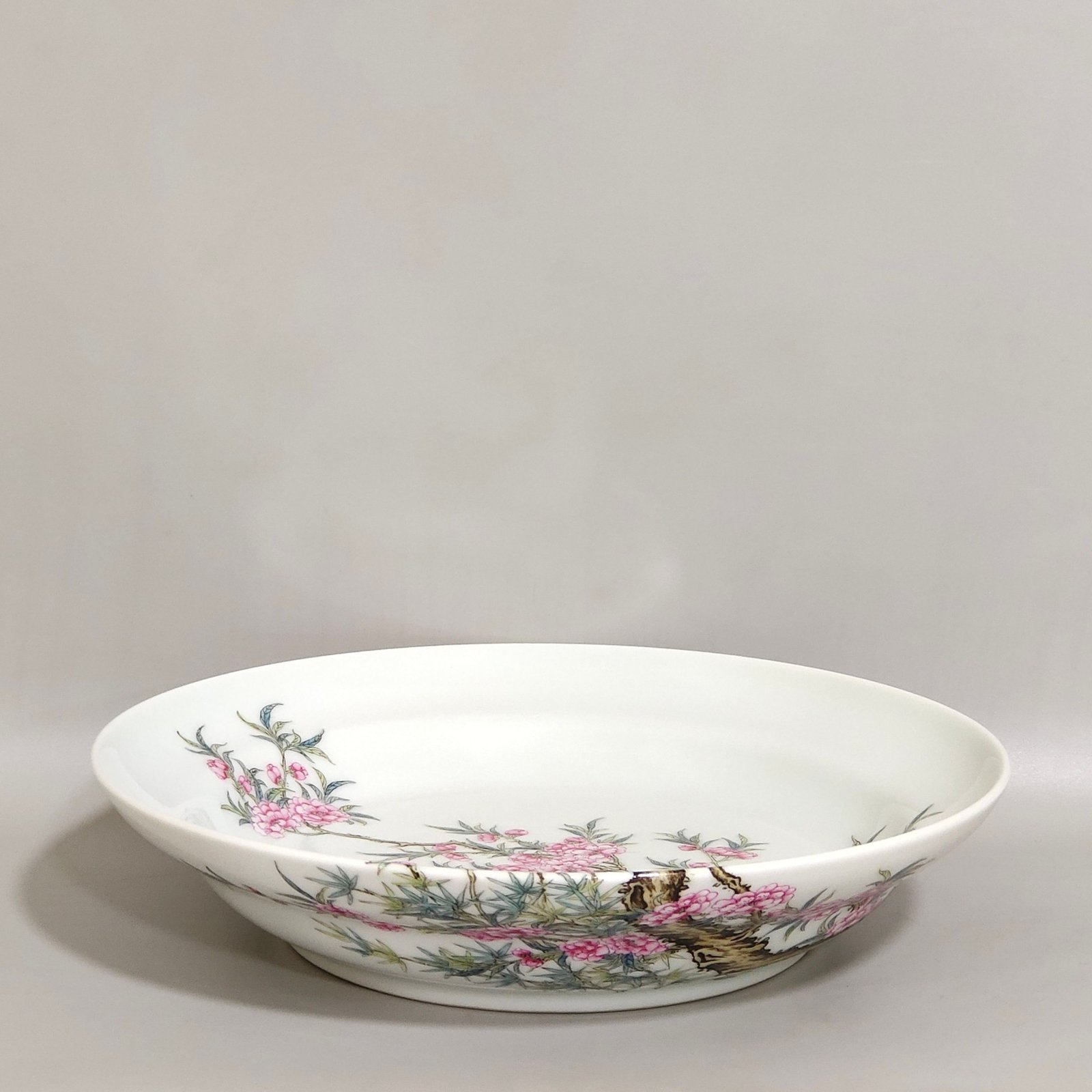 Qing Dynasty Yongzheng flower and bird hanging plate