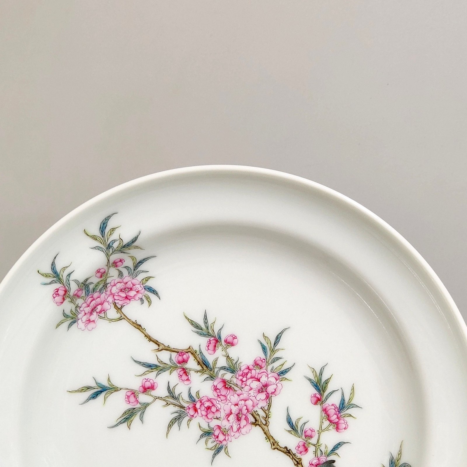 Qing Dynasty Yongzheng flower and bird hanging plate
