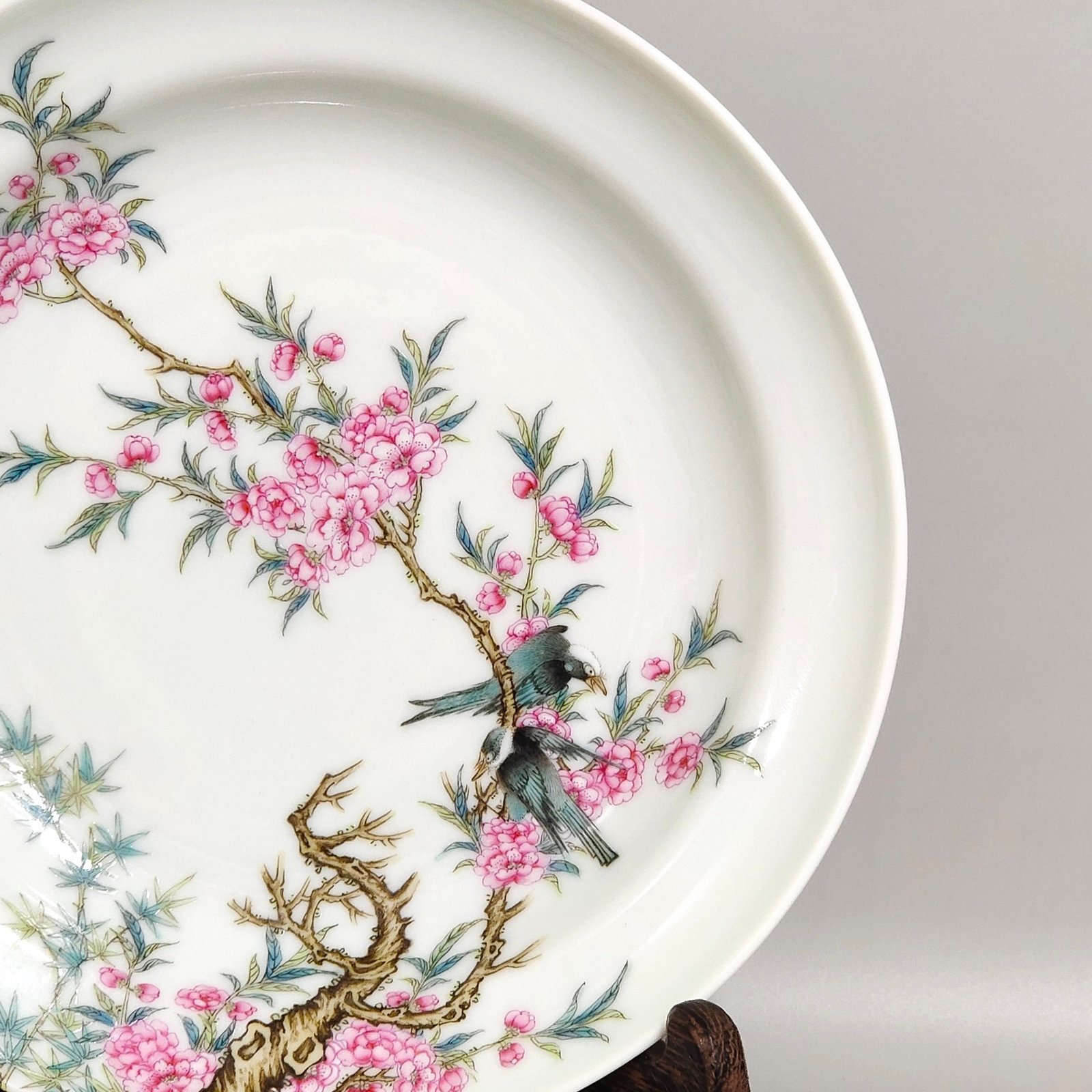 Qing Dynasty Yongzheng flower and bird hanging plate