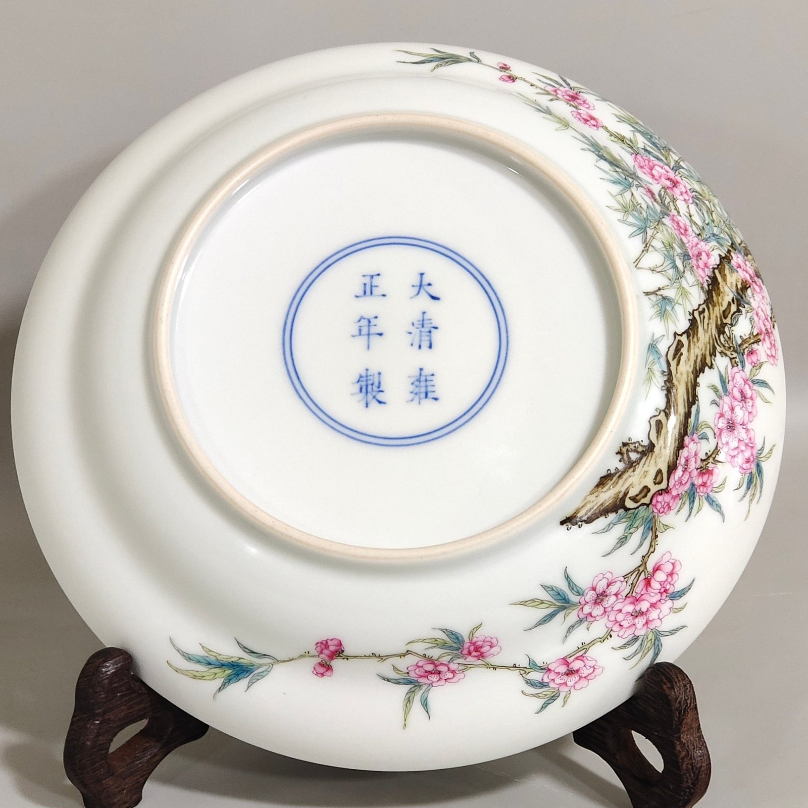 Qing Dynasty Yongzheng flower and bird hanging plate