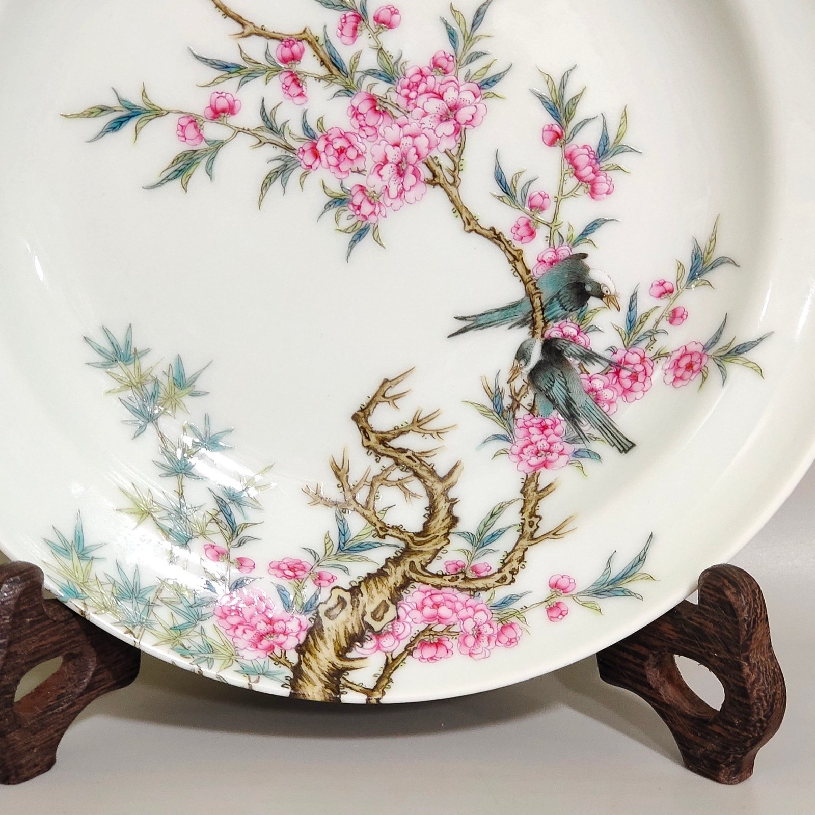 Qing Dynasty Yongzheng flower and bird hanging plate