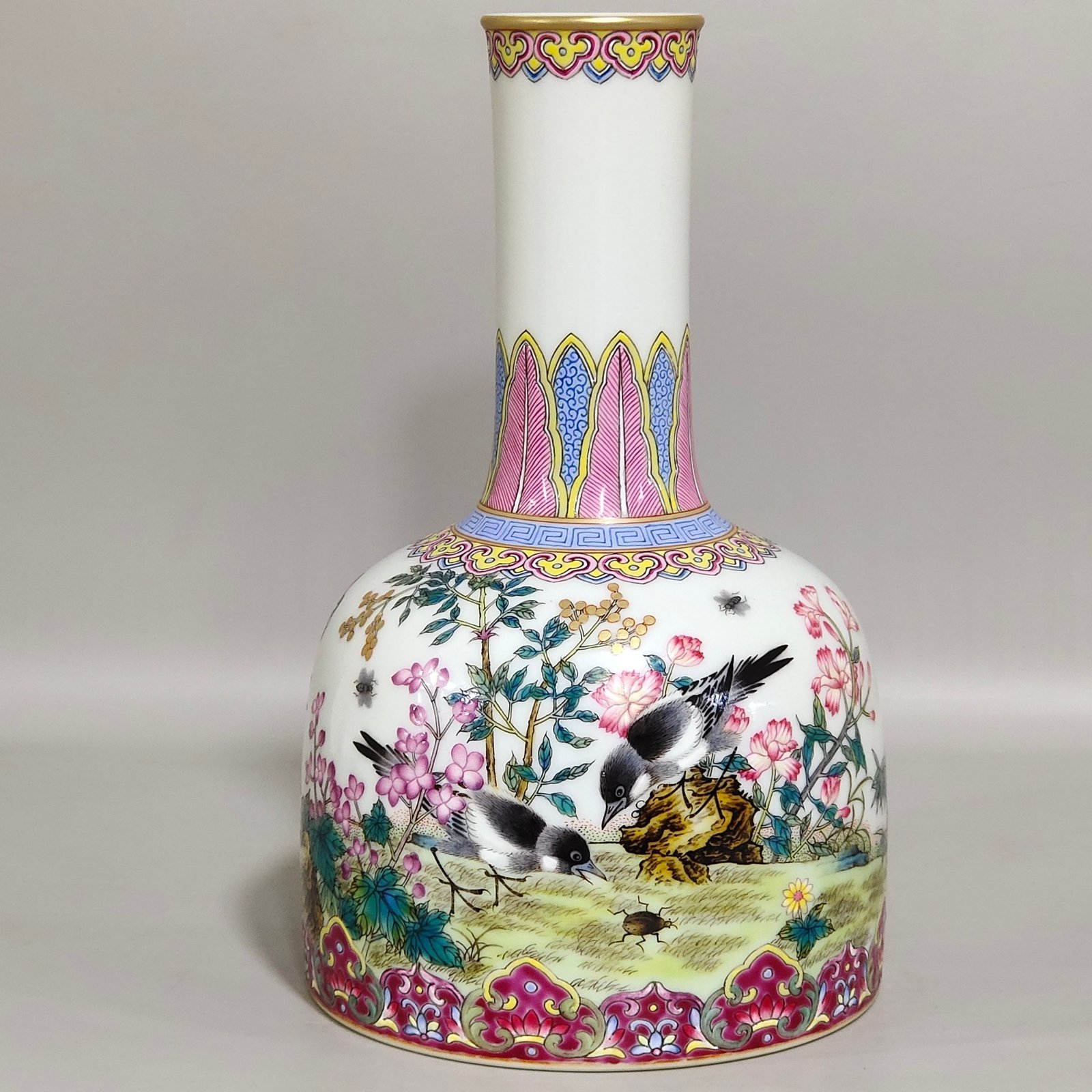 Qing Dynasty Yongzheng poems about flowers and birds bell statue