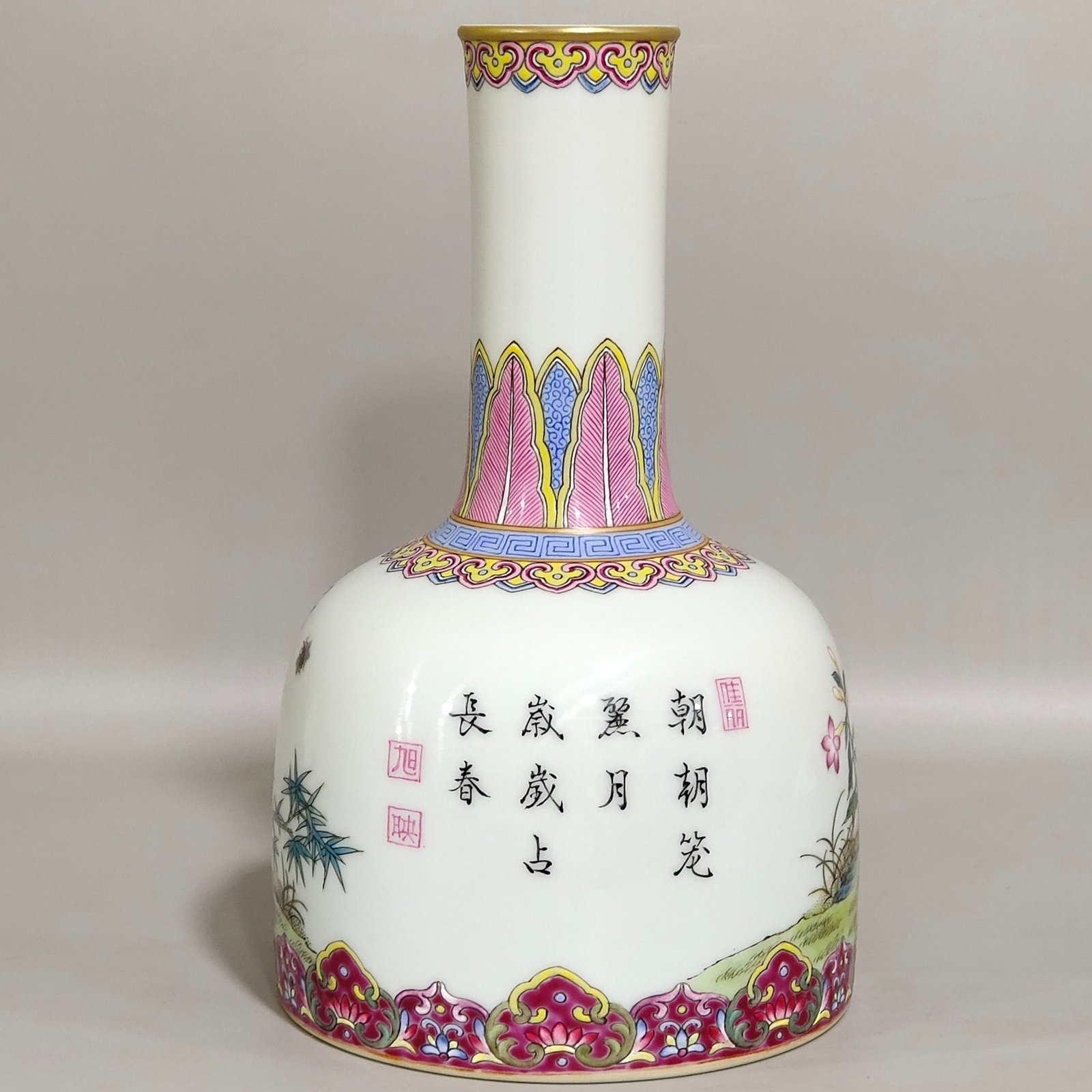 Qing Dynasty Yongzheng poems about flowers and birds bell statue