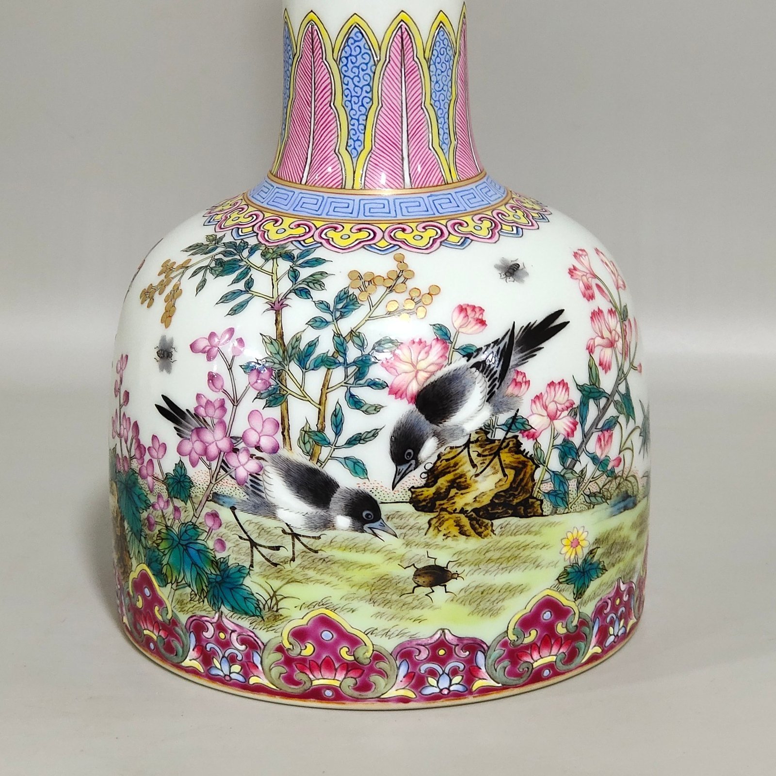 Qing Dynasty Yongzheng poems about flowers and birds bell statue