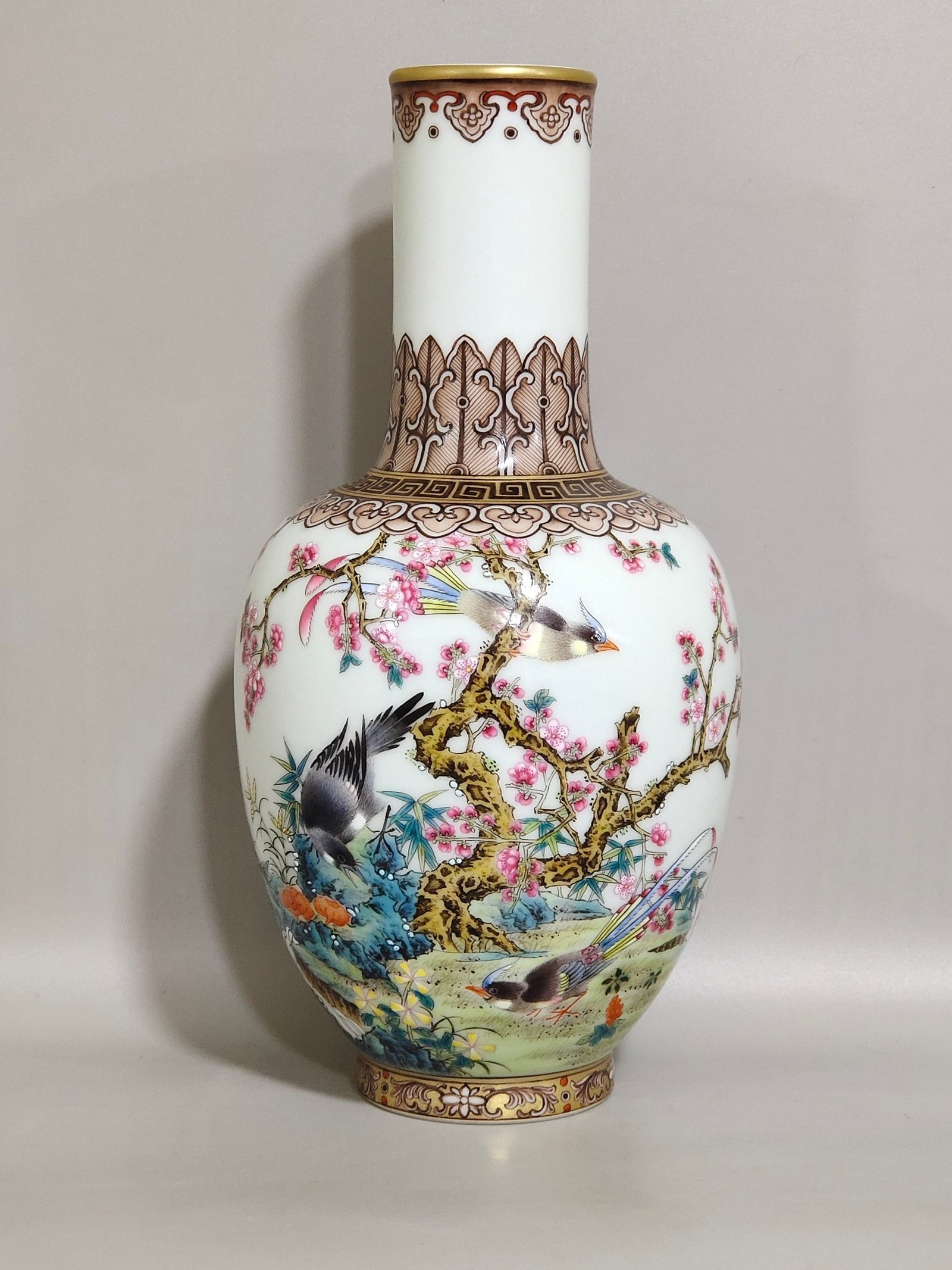 Qing Dynasty Yongzheng poems on flowers and birds olive vase