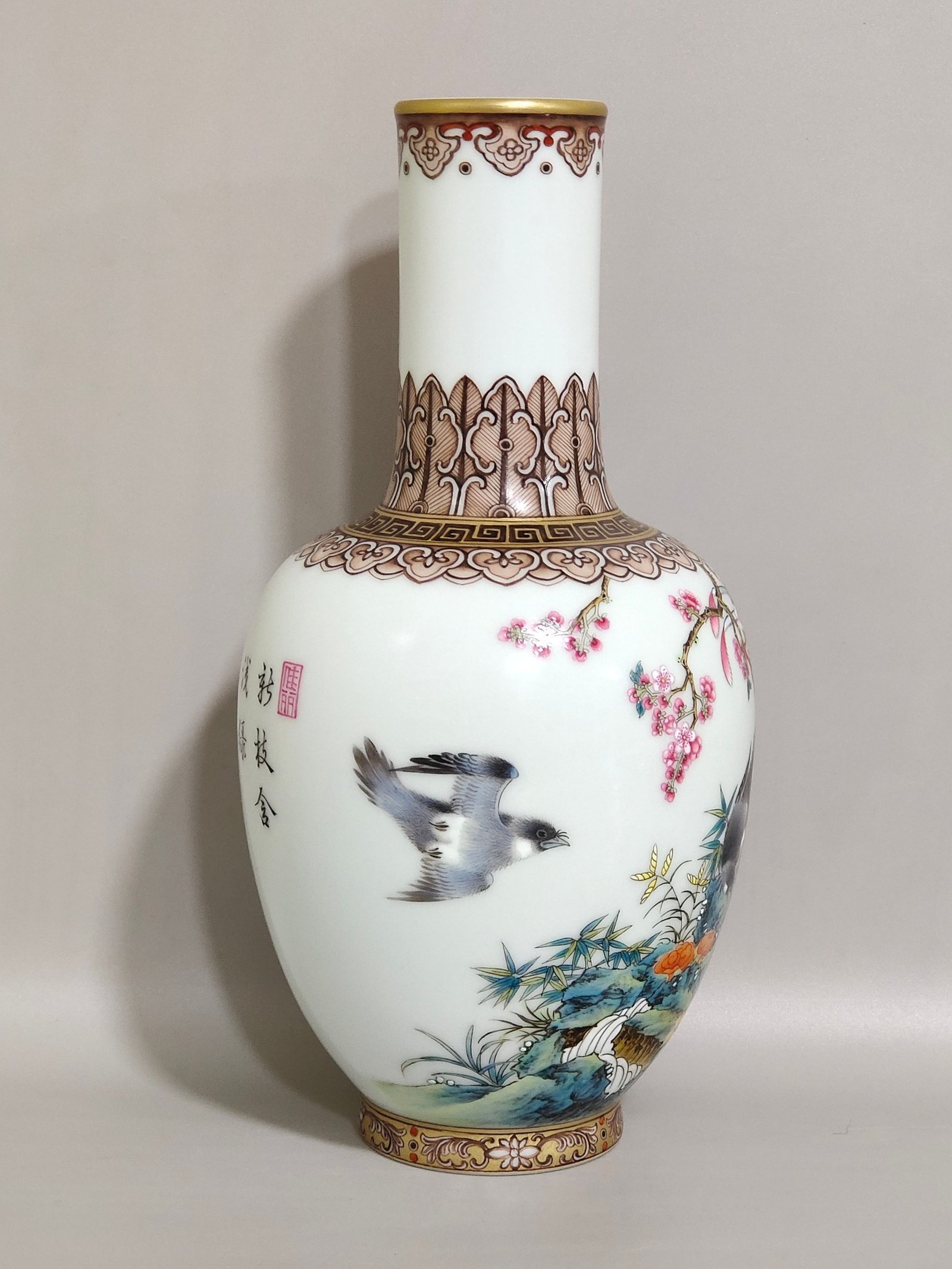 Qing Dynasty Yongzheng poems on flowers and birds olive vase
