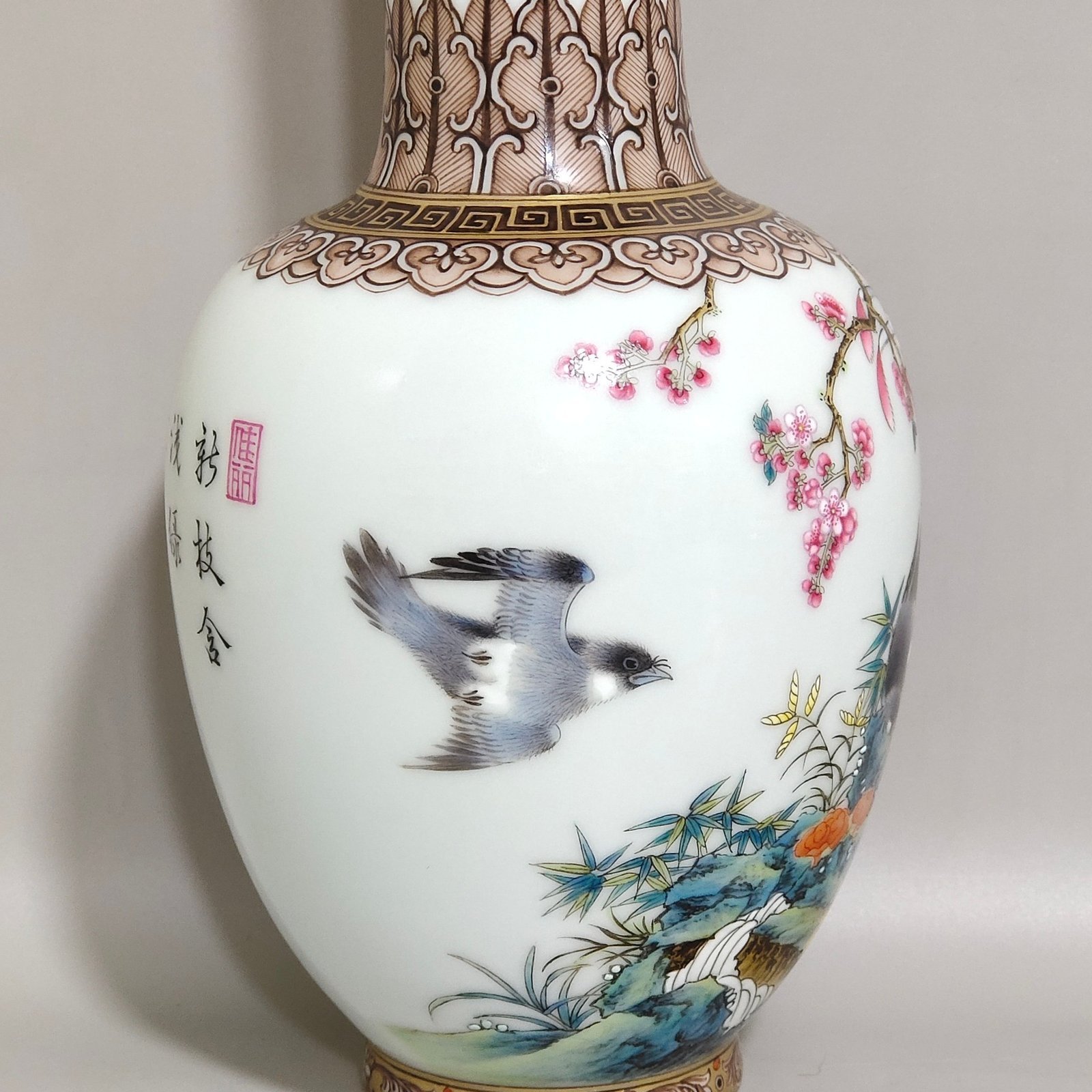 Qing Dynasty Yongzheng poems on flowers and birds olive vase