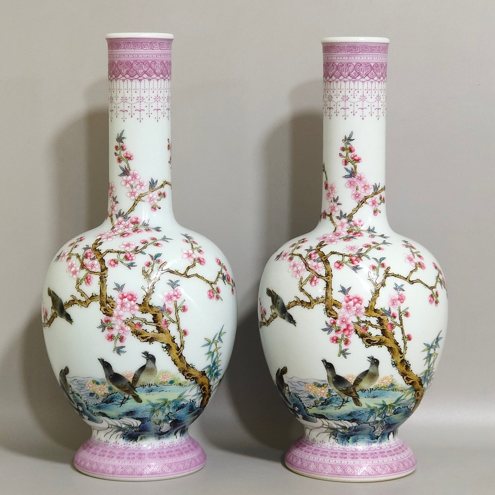 Qing Dynasty Yongzheng flower and bird poem olive vase