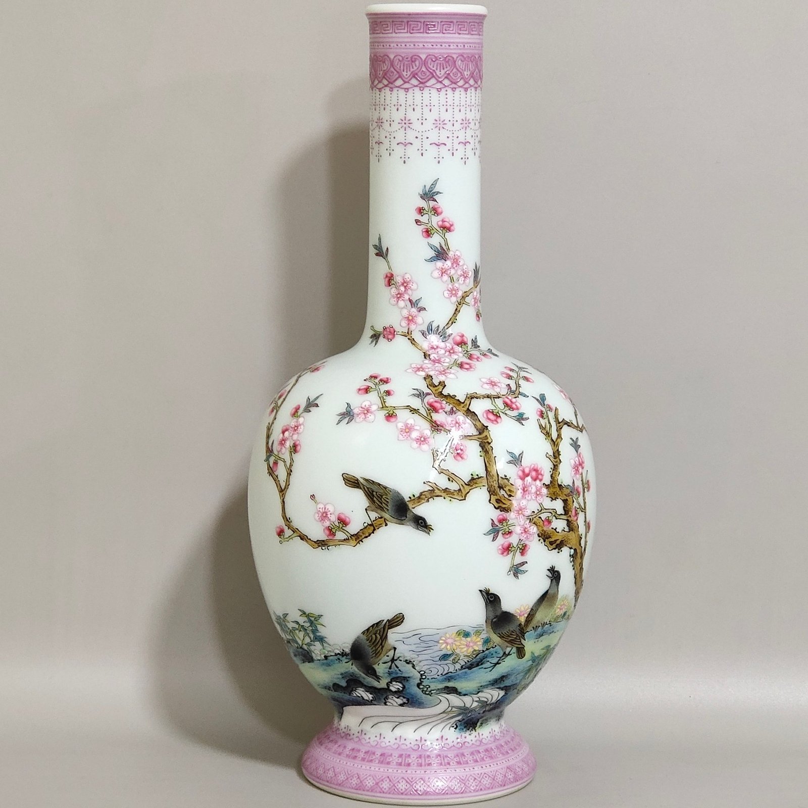 Qing Dynasty Yongzheng flower and bird poem olive vase