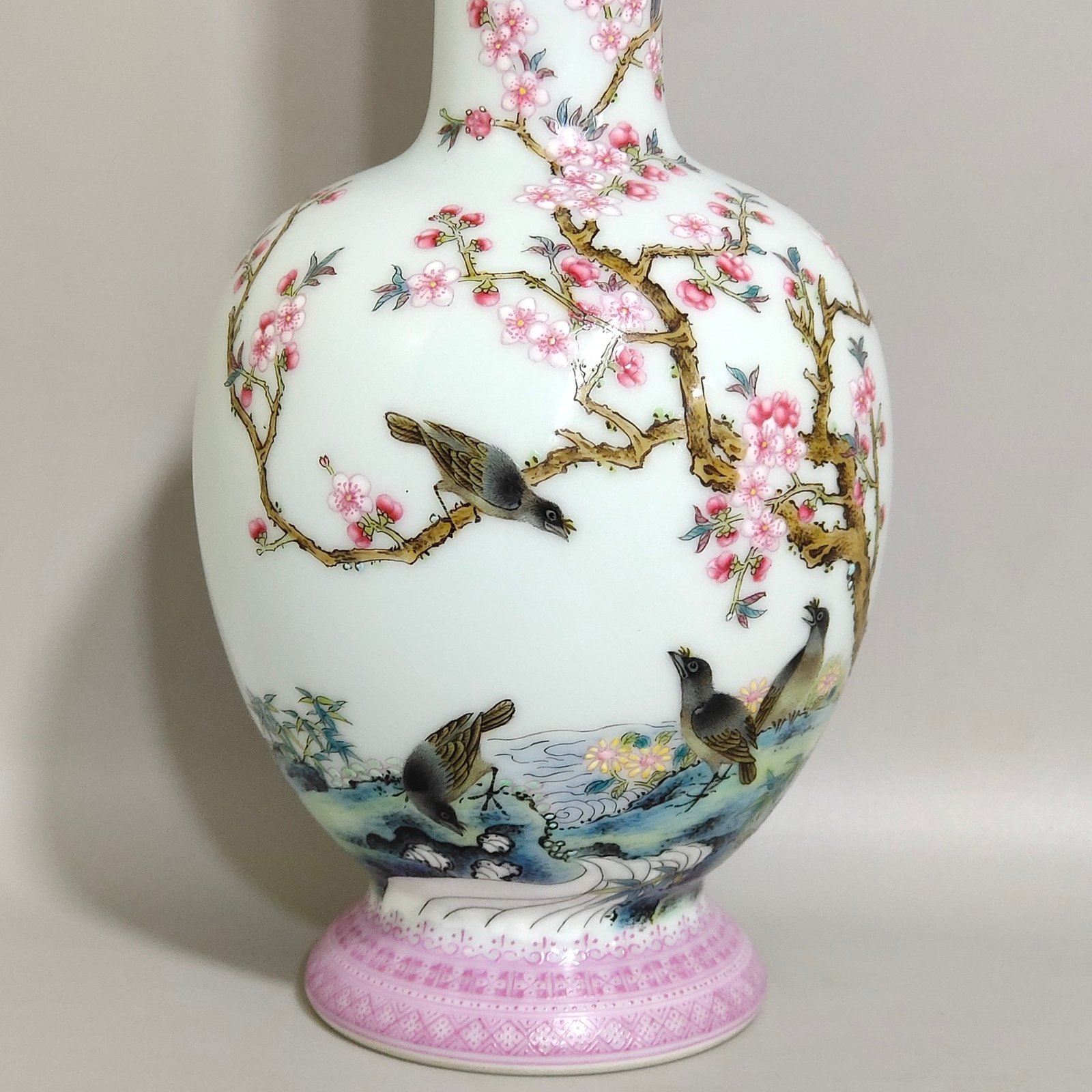 Qing Dynasty Yongzheng flower and bird poem olive vase