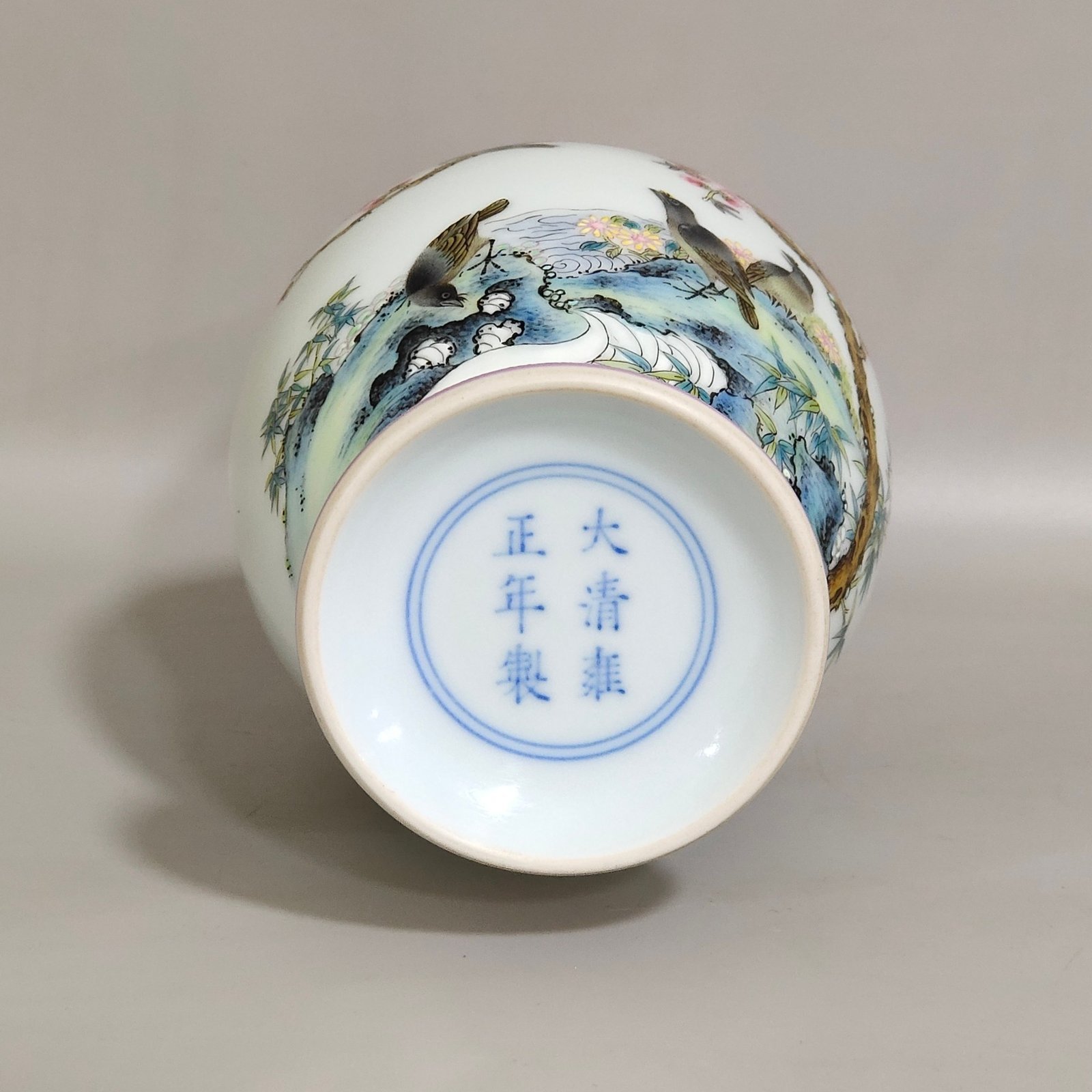 Qing Dynasty Yongzheng flower and bird poem olive vase