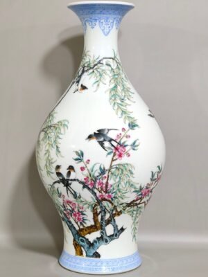 Qing Dynasty Yongzheng poems on flowers and birds green-edged olive vase