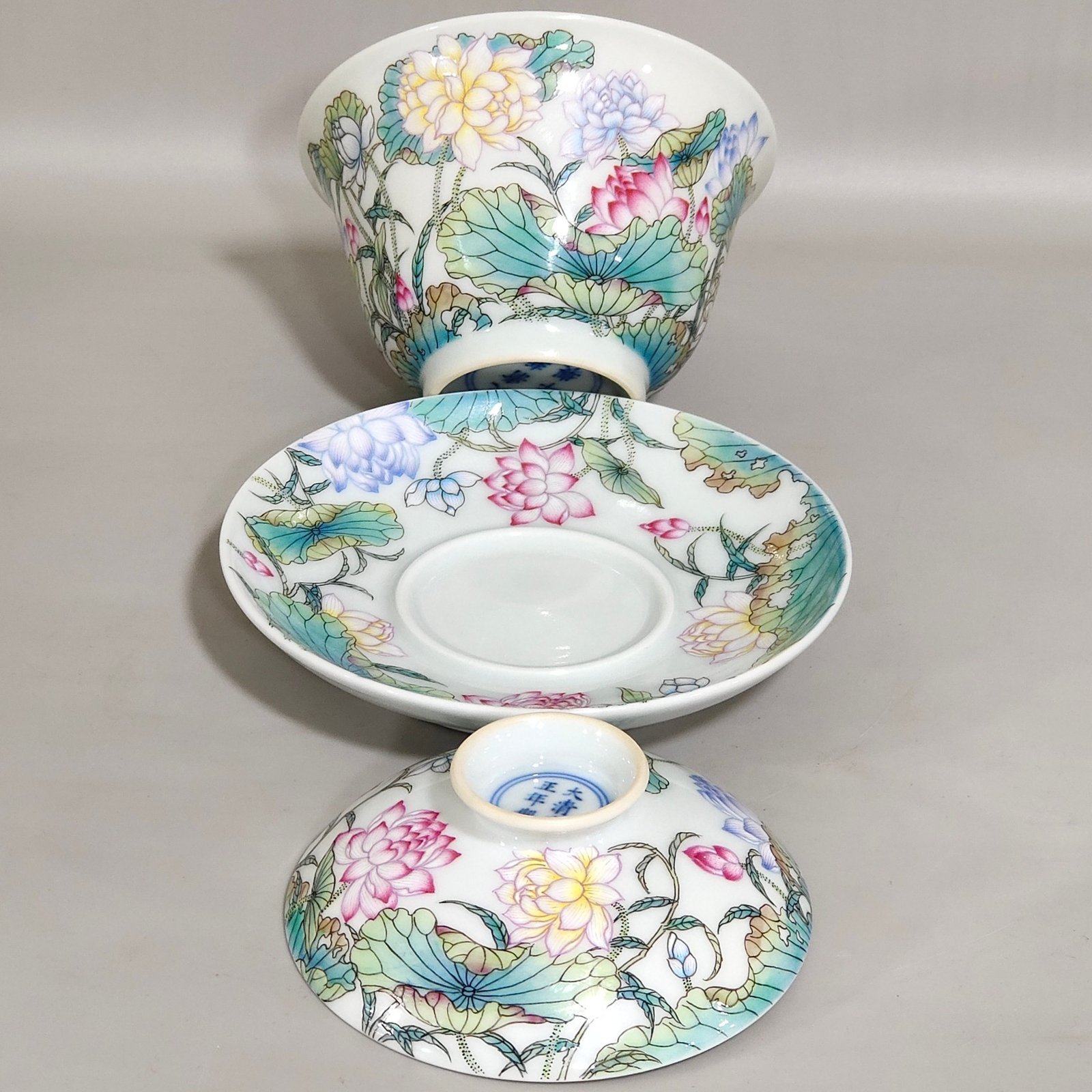 Qing Dynasty Yongzheng Lotus Sancai Bowl