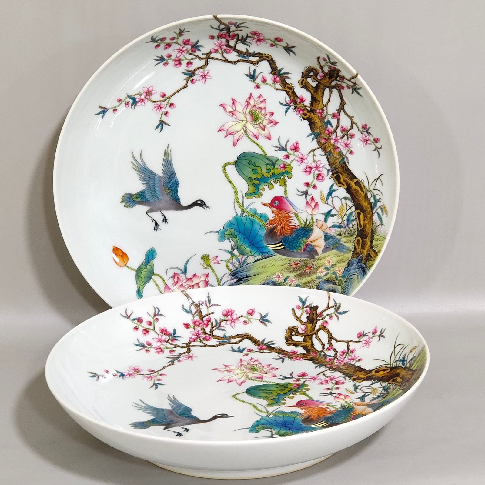 Qing Dynasty Yongzheng Lotus and mandarin duck on a branch plate