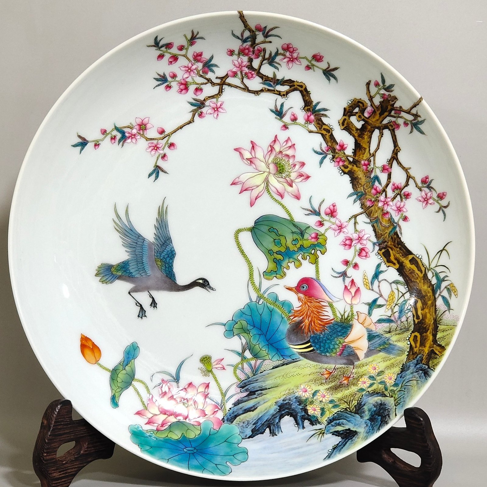 Qing Dynasty Yongzheng Lotus and mandarin duck on a branch plate