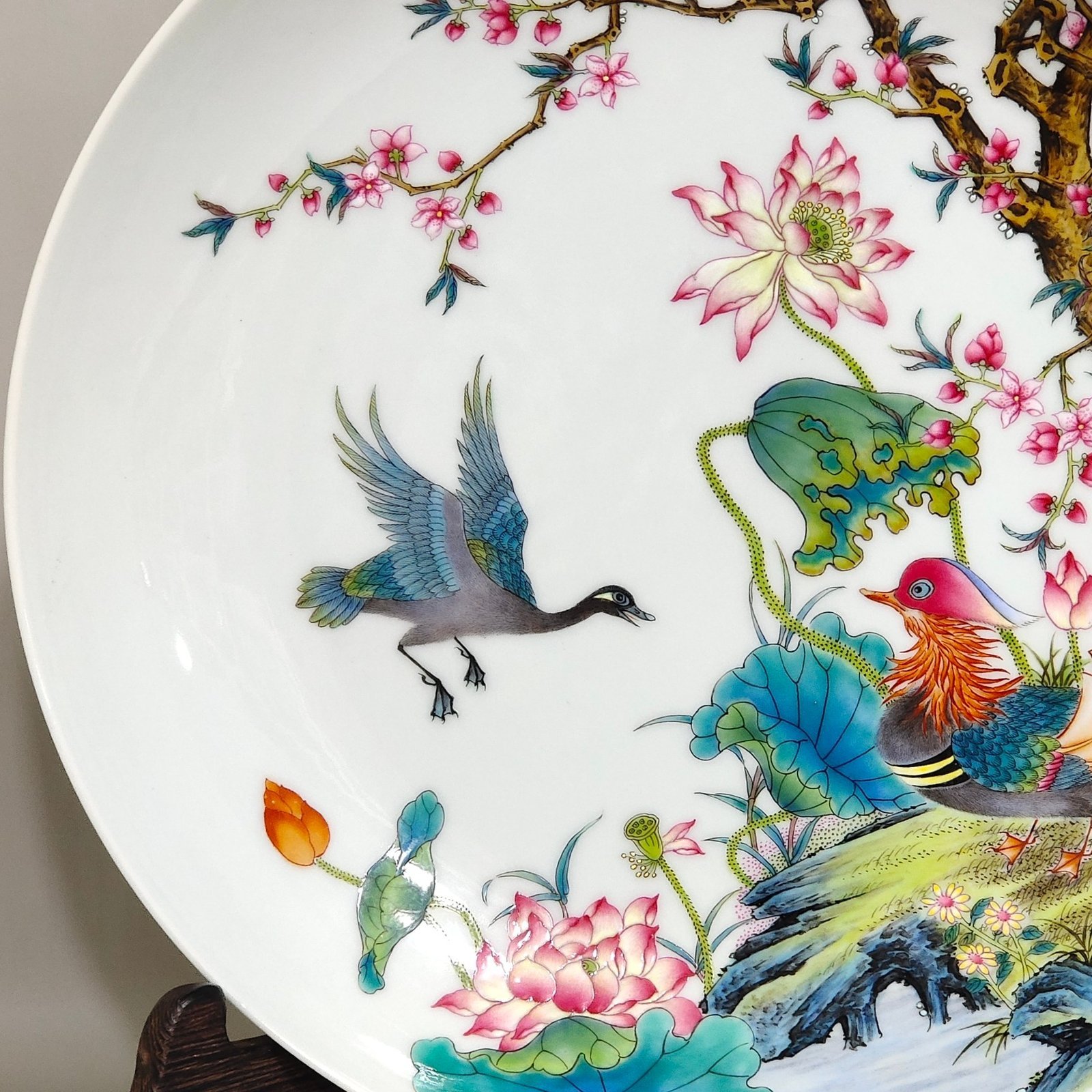 Qing Dynasty Yongzheng Lotus and mandarin duck on a branch plate