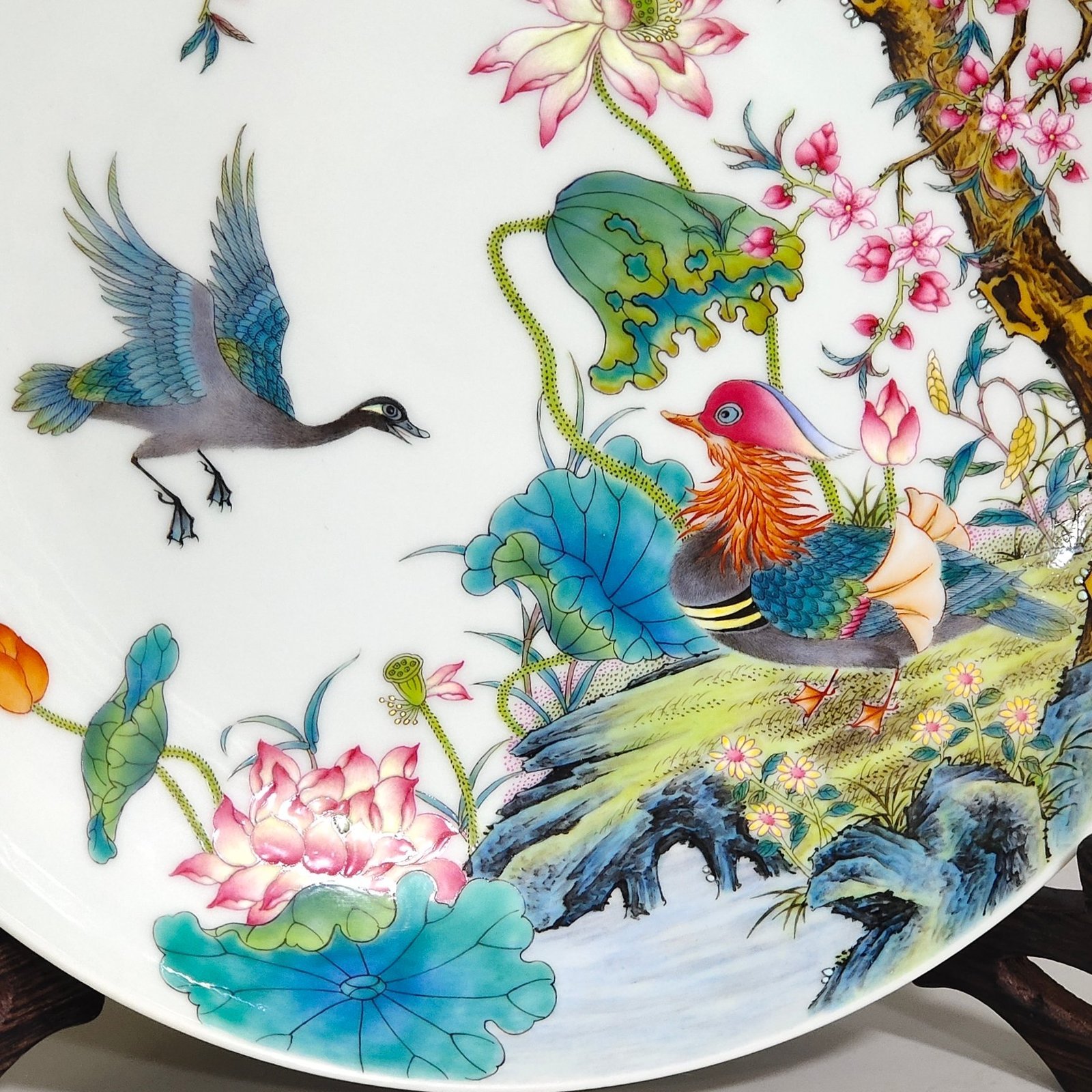 Qing Dynasty Yongzheng Lotus and mandarin duck on a branch plate