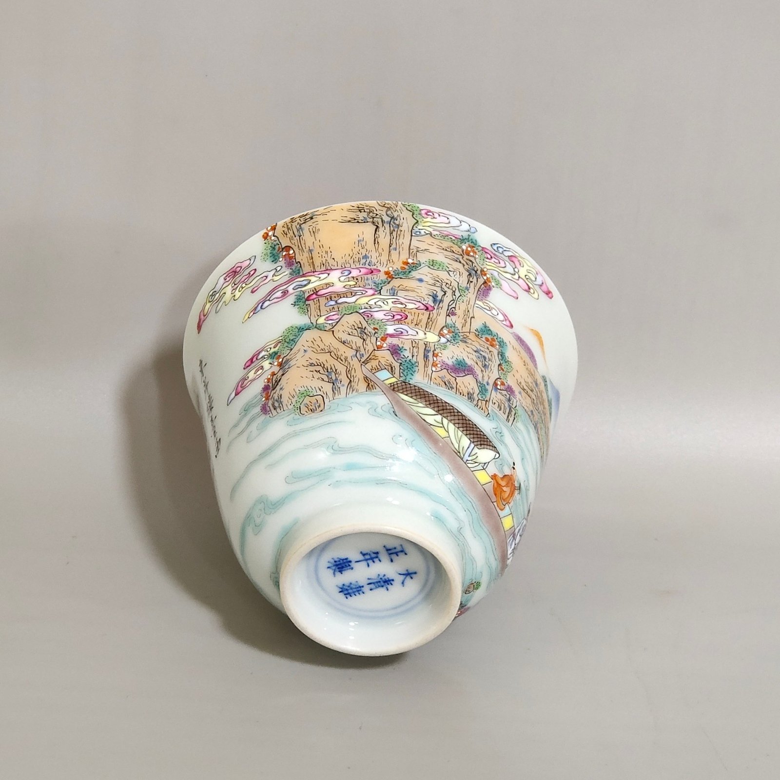 Qing Dynasty Yongzheng Xiao Xiang Guanlan map poem cup