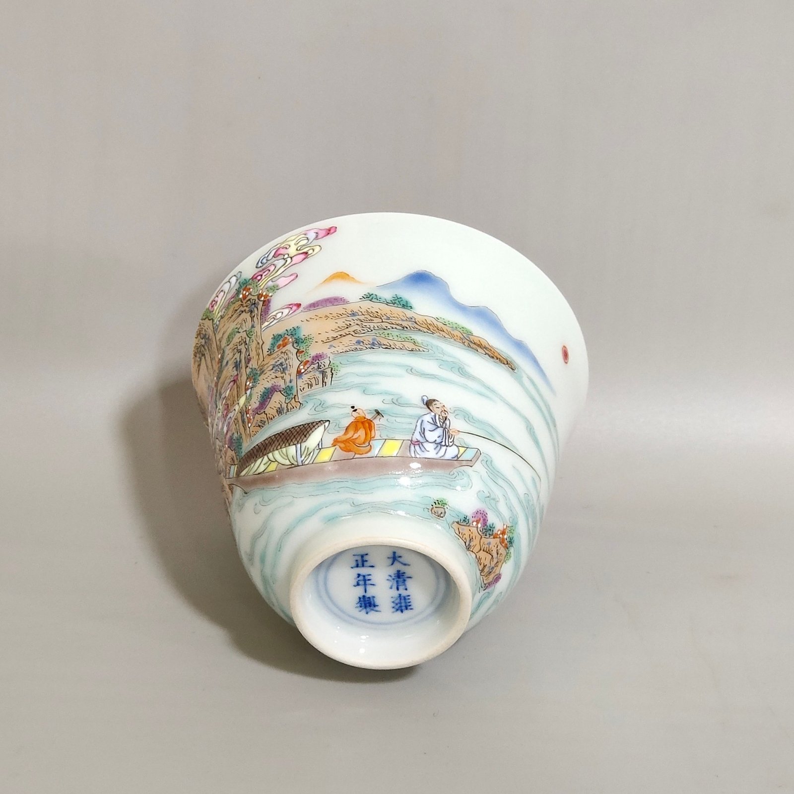 Qing Dynasty Yongzheng Xiao Xiang Guanlan map poem cup