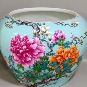 Qing Dynasty Yongzheng blue-glazed peony and apple vat