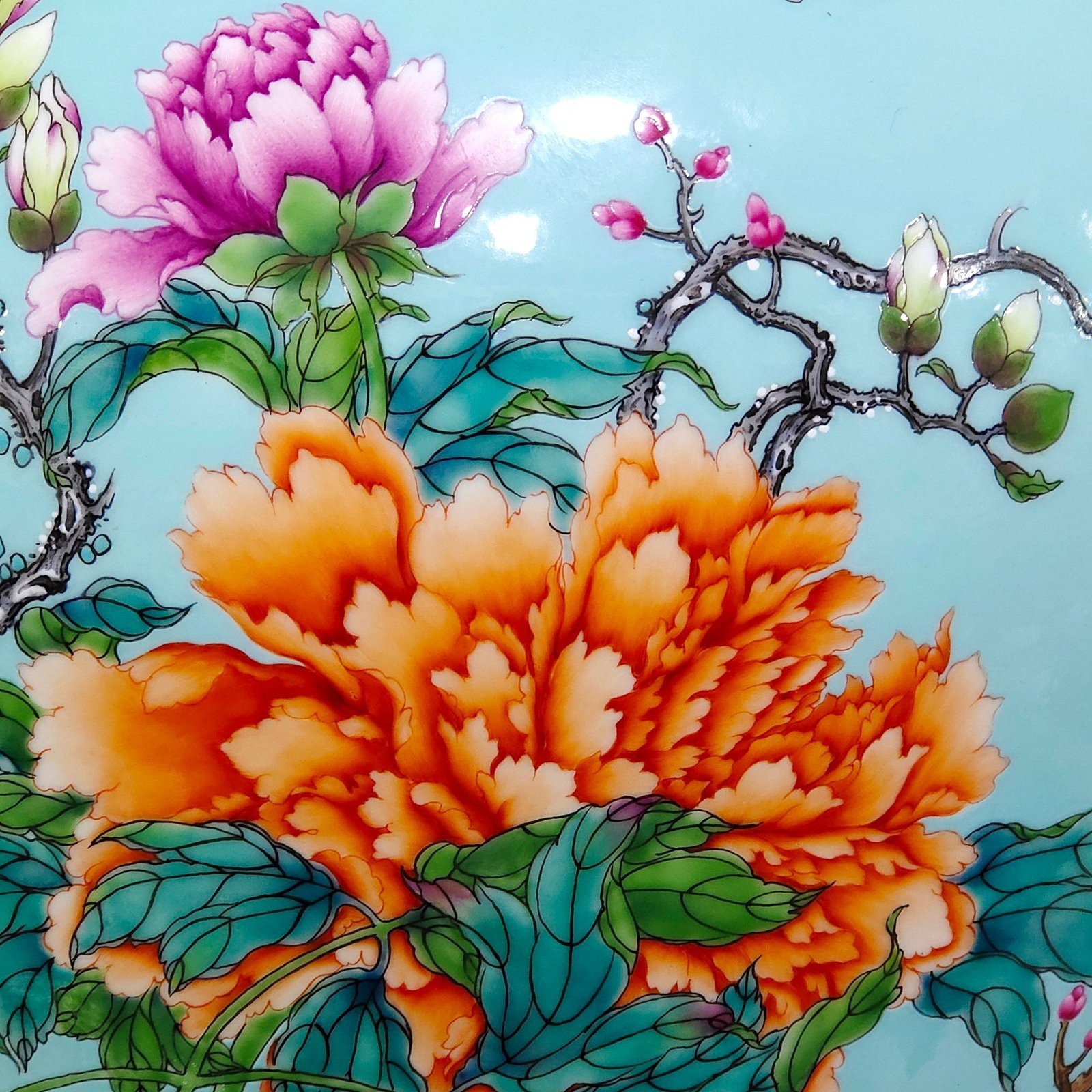 Qing Dynasty Yongzheng blue-glazed peony and apple vat