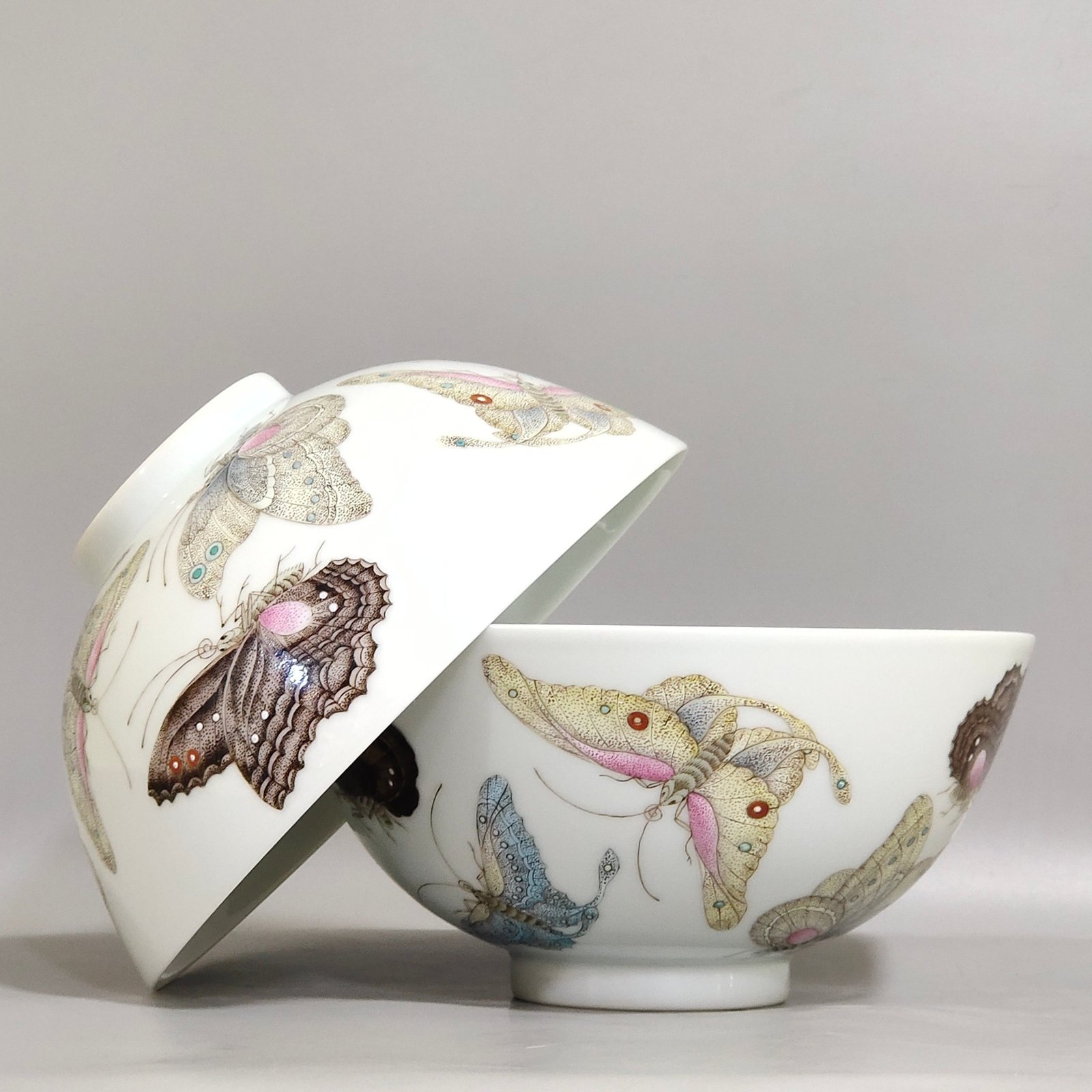 Qing Dynasty Yongzheng butterfly bowl