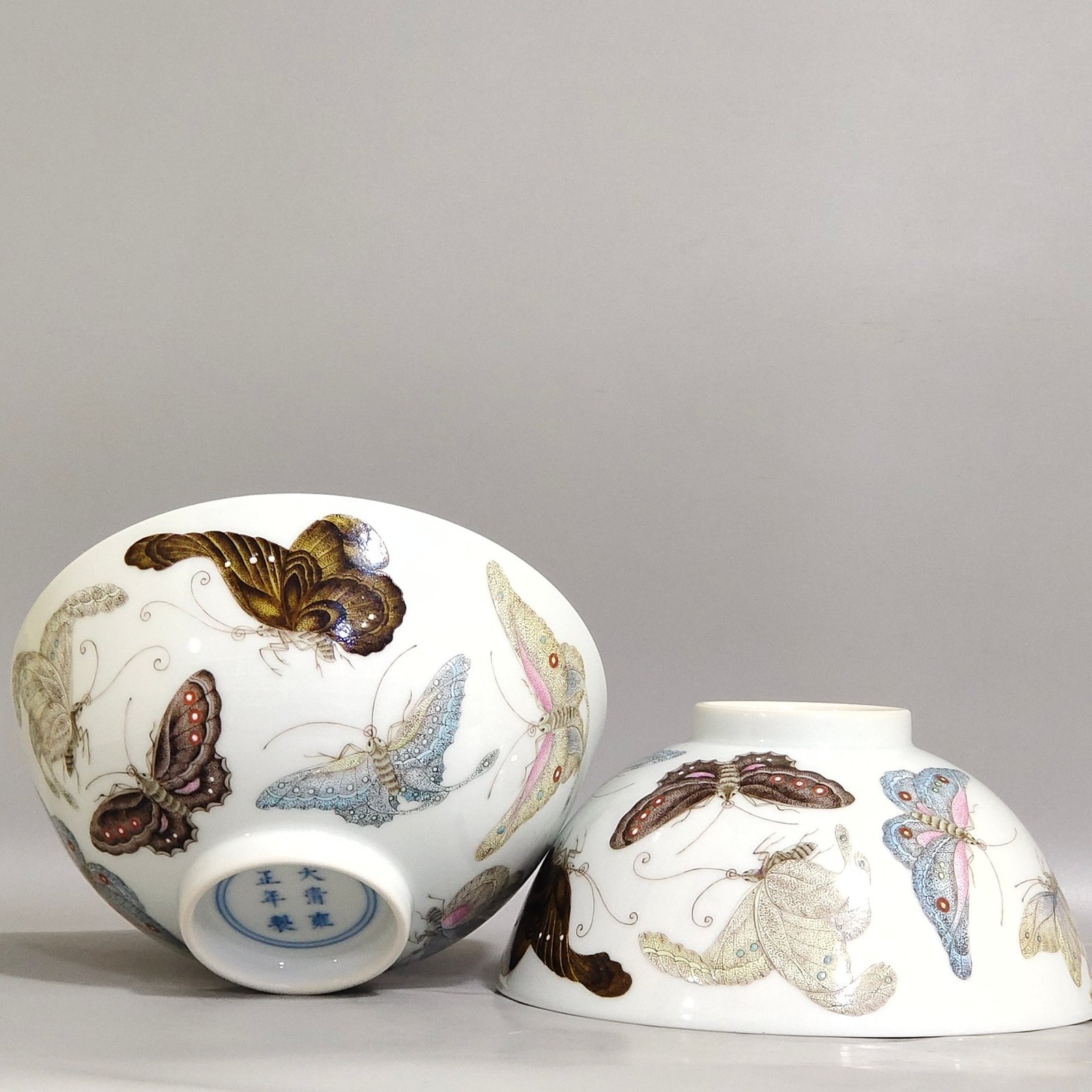 Qing Dynasty Yongzheng butterfly bowl