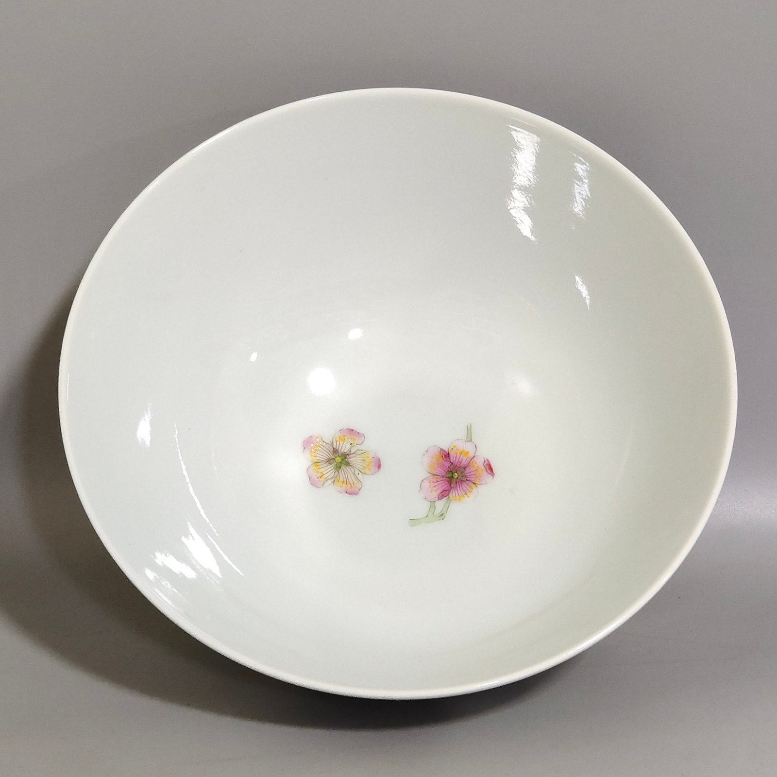 Qing Dynasty Yongzheng butterfly bowl