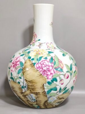 Qing Dynasty Yongzheng Dielianhua celestial vase