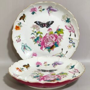 Qing Dynasty Yongzheng Butterfly Love Lotus Petal Plate